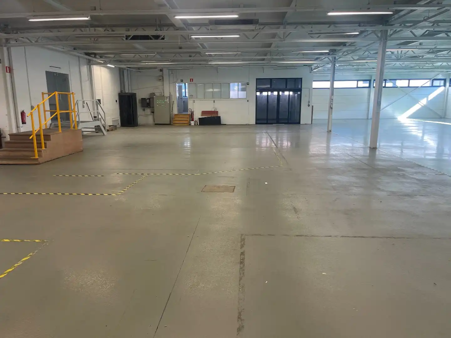 Industriële multifunctionele bedrijfsruimte van 1500m² in Hasselt met 2080 m² perceeloppervlakte en 50.00 parkeerplaatsen foto 12