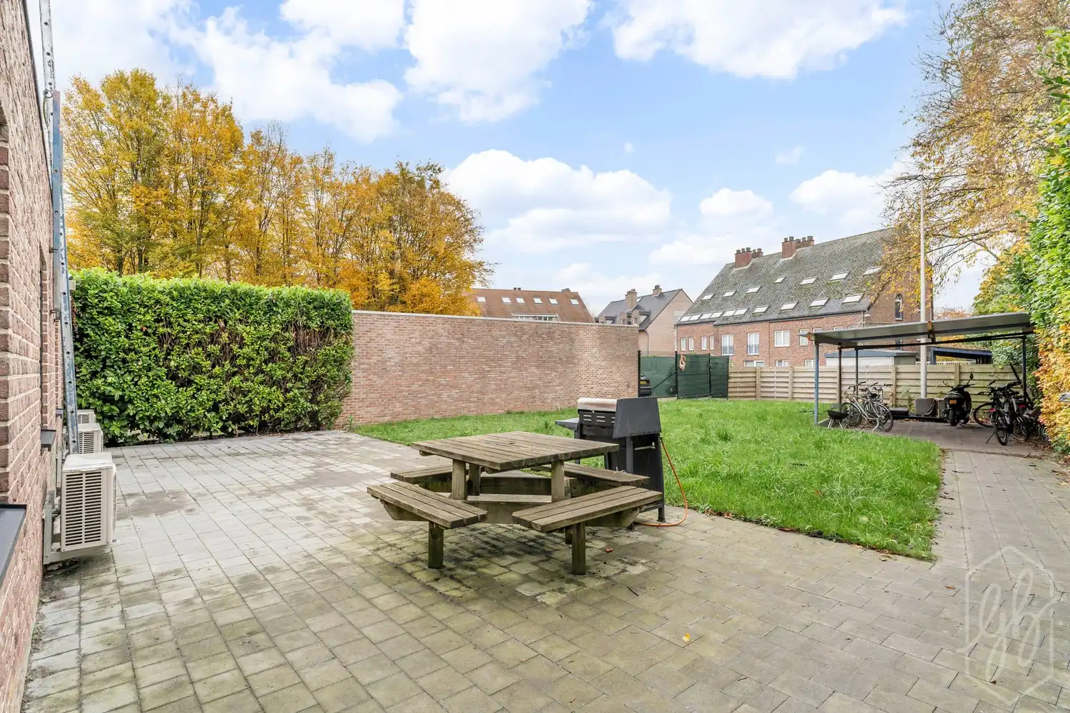Volledig gerenoveerde (2021) opbrengsteigendom foto 2