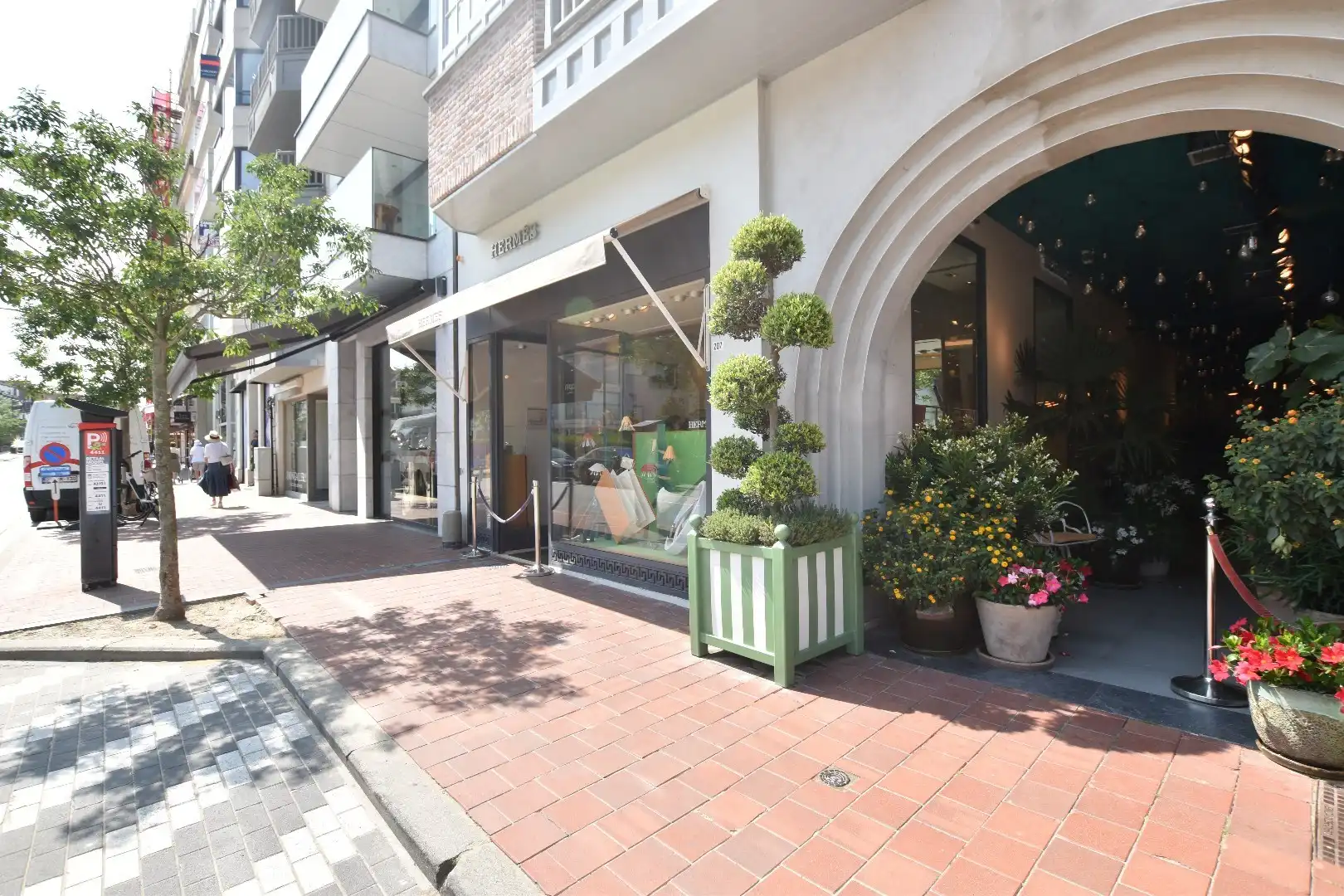 Exclusief handelspand op absolute toplocatie op de Kustlaan foto 3