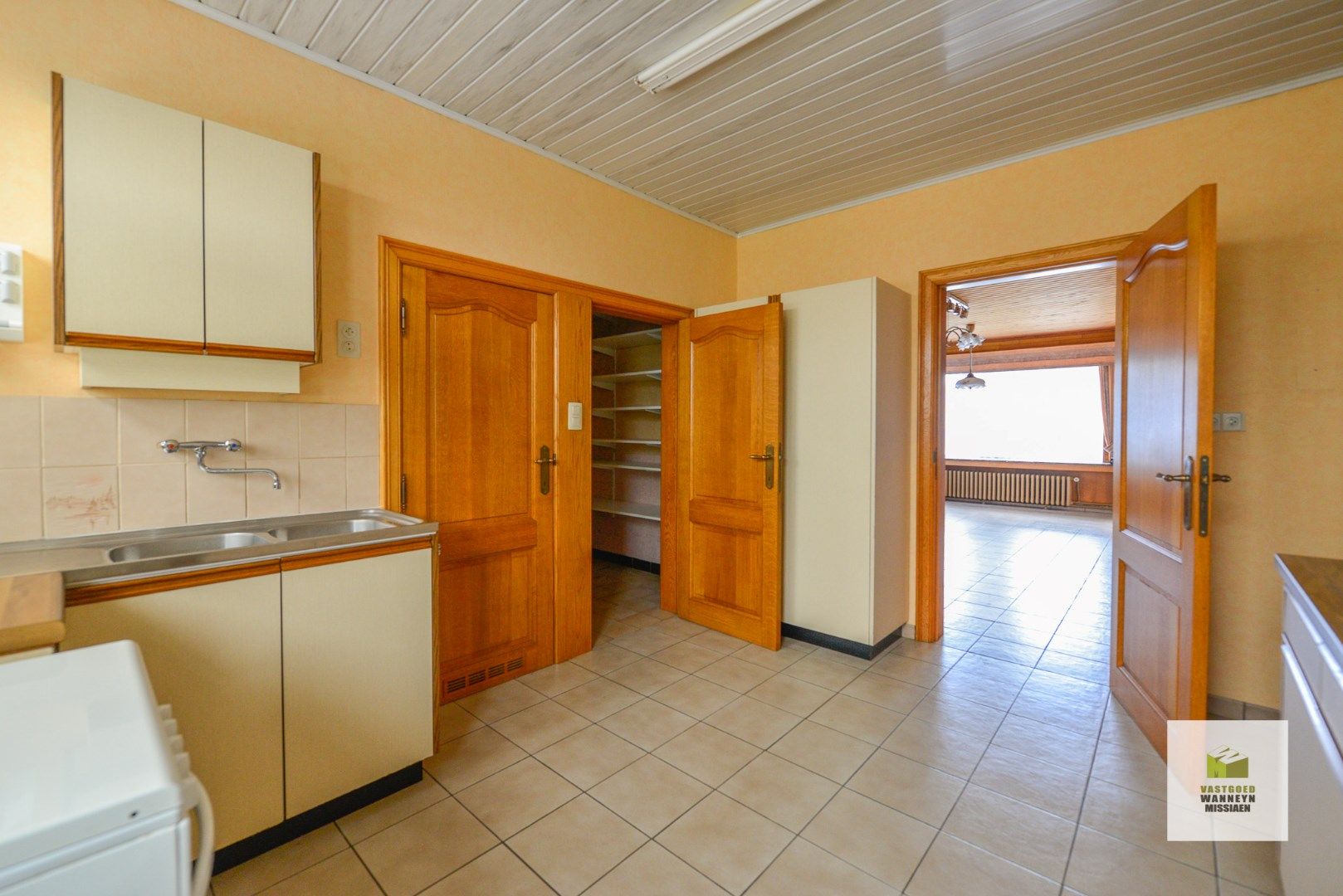 Bungalow met 4 slaapkamers op perceel van 801m2 op centrale ligging te Beernem foto 7