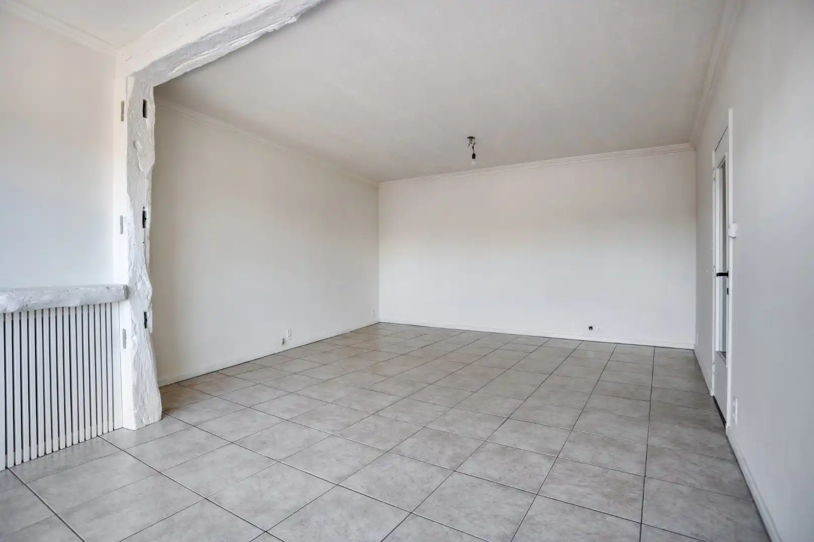 Ruim appartement met extra studio en garage foto 4