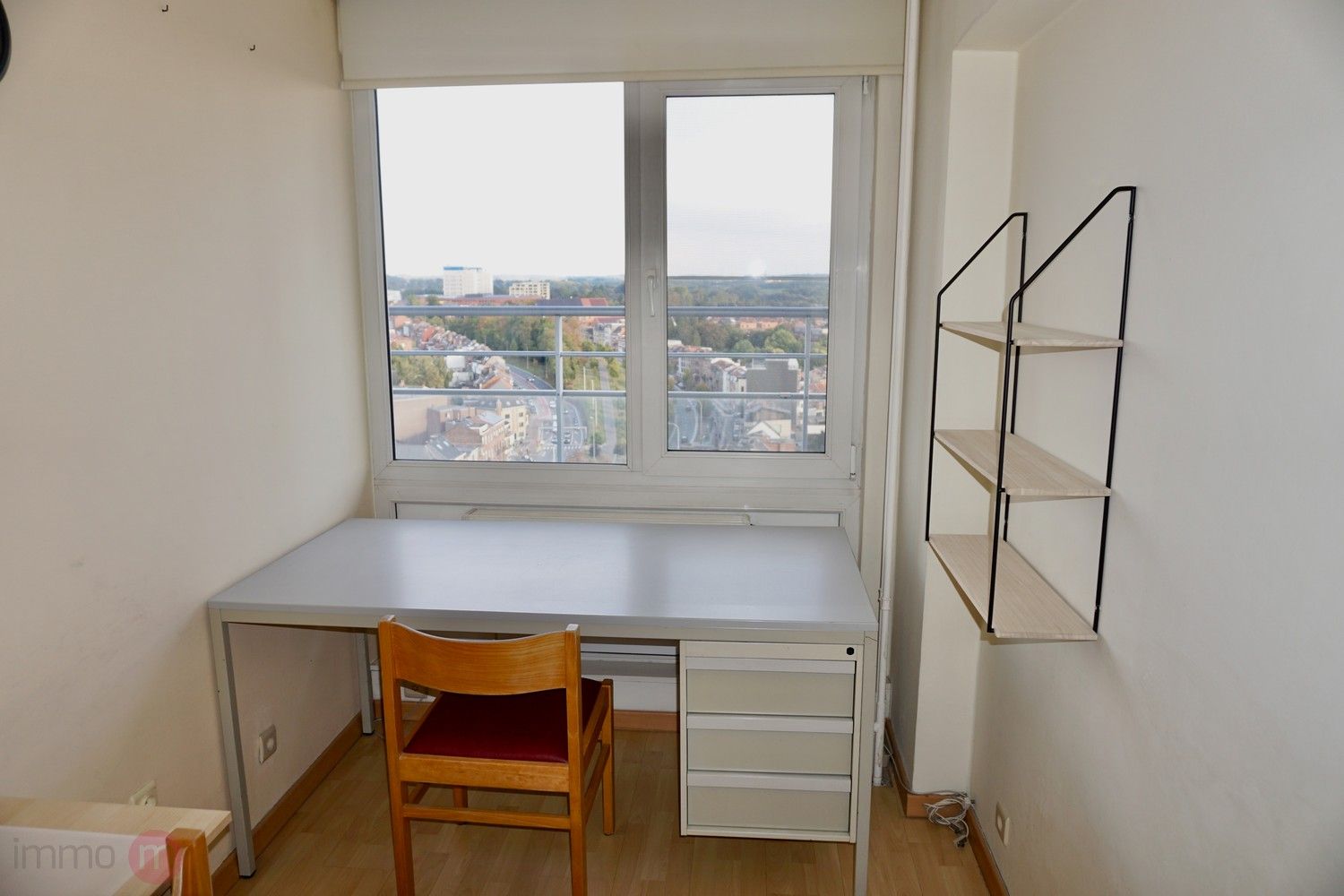 Gemeubeld appartement met 1 slaapkamer, bureelruimte, terras en fantastisch uitzicht over Leuven. foto 18