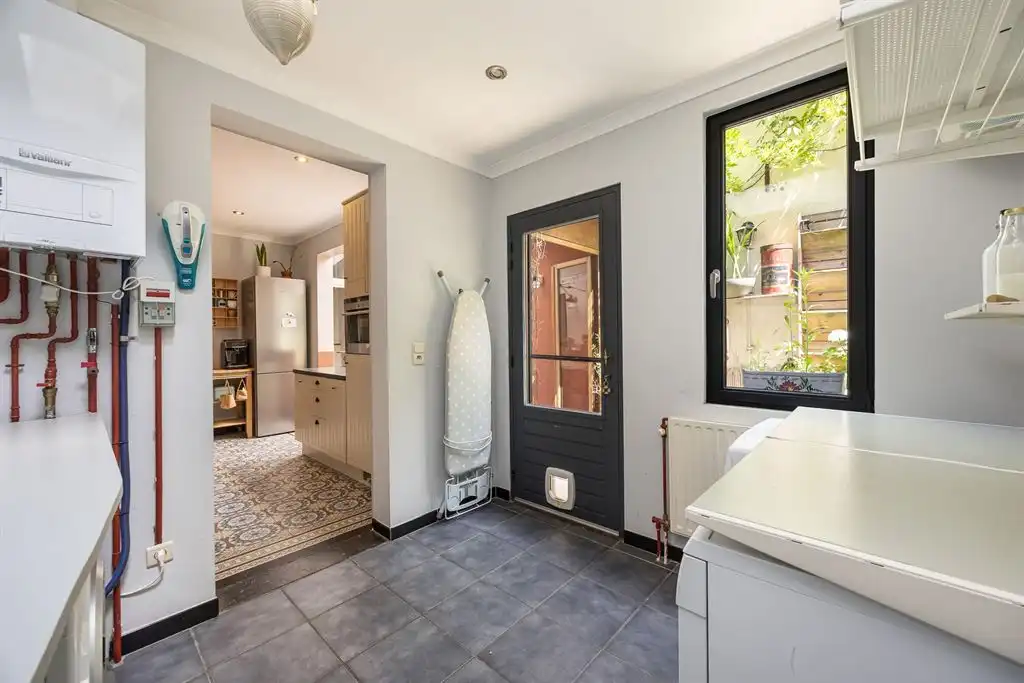 Karaktervolle gezinswoning met 4 slaapkamers en zonnige stadstuin foto 5