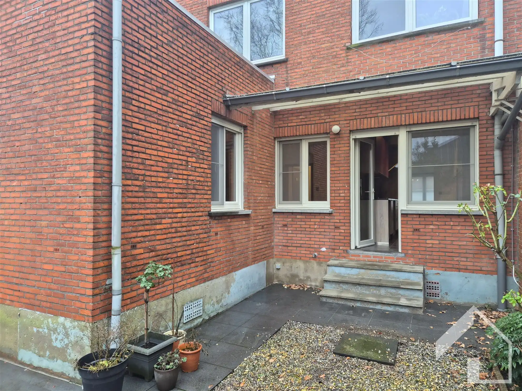 Gelijkvloersappartement op toplocatie met 1 slaapkamer en binnenkoer foto 12