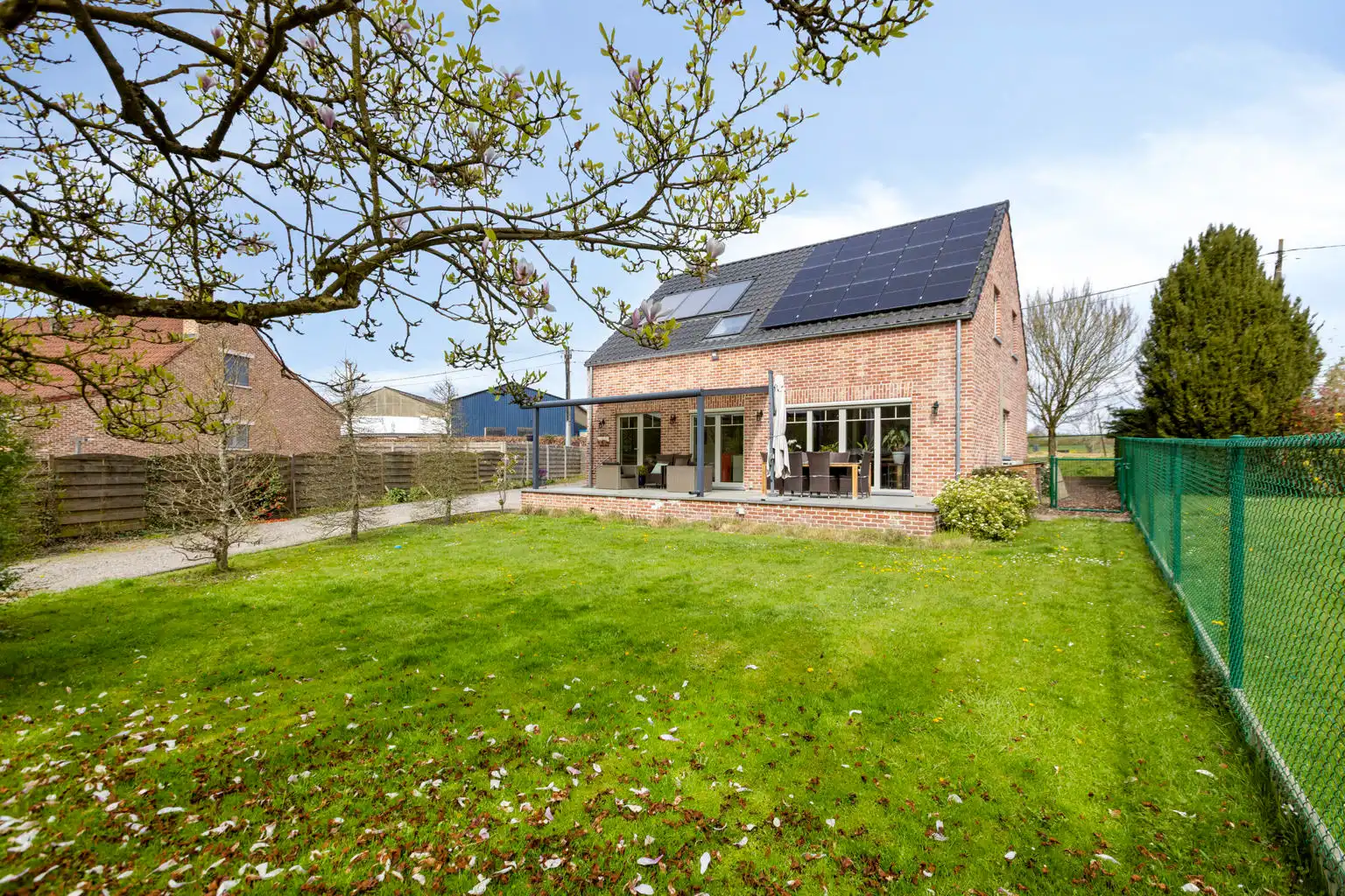 Mooie, recente woonst met tuin op een rustige locatie  foto 27