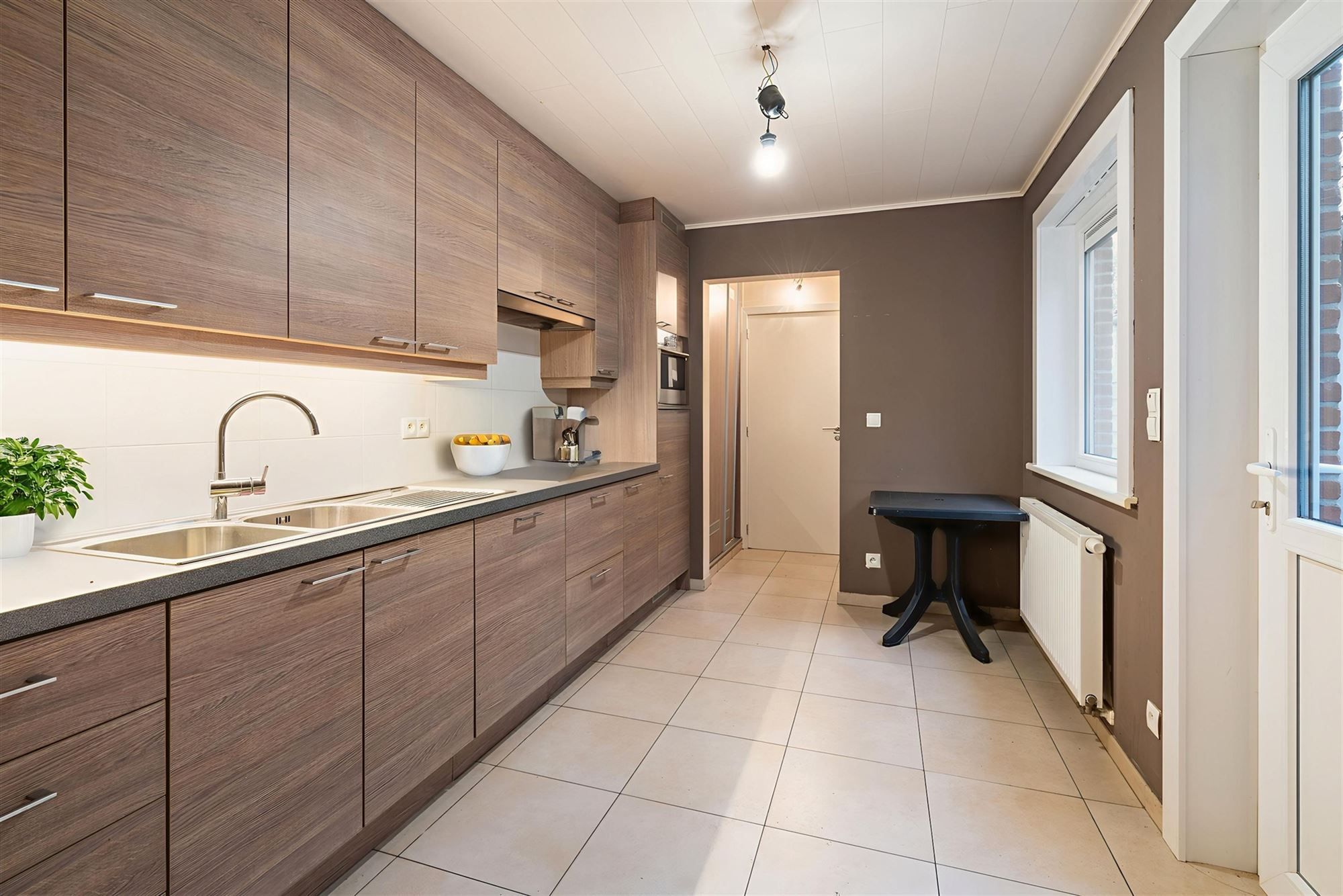 Gerenoveerde woning met 2 slaapkamers en tuintje foto 3