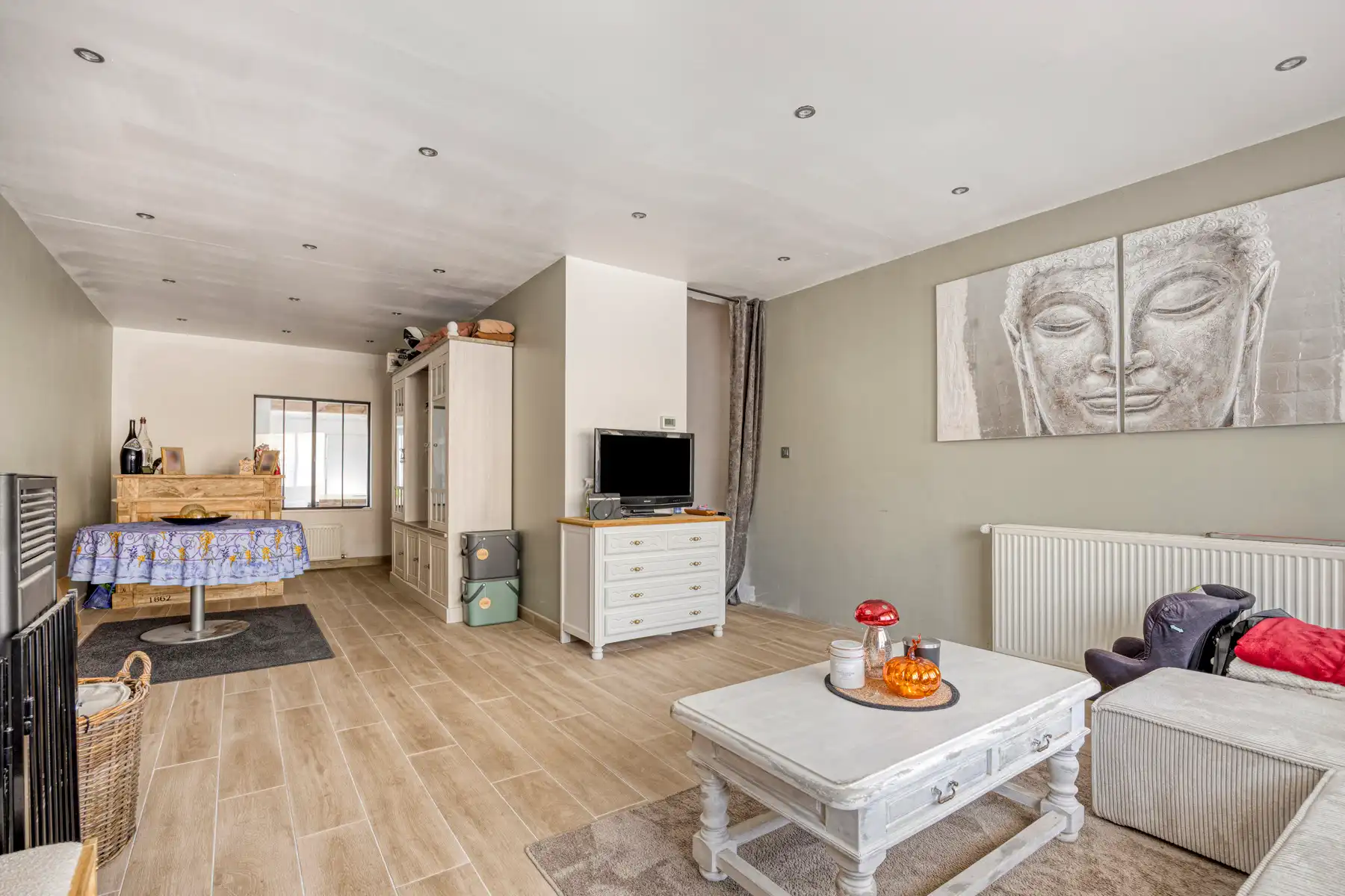 Gerenoveerde woning met 6 slaapkamers foto 5