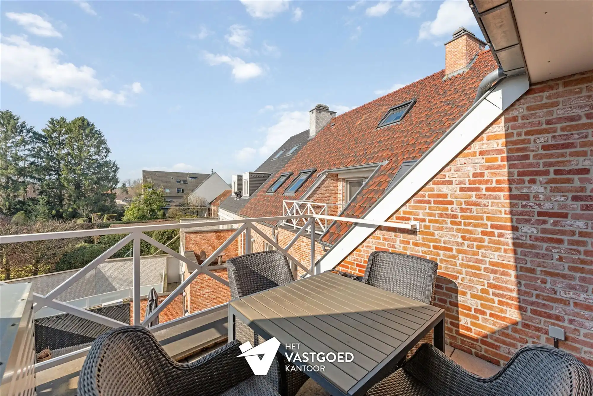 ZEER RUIM DUPLEX APPARTEMENT (158M²) MET 3 SLAAPKAMERS EN ONDERGRONDSE STAANPLAATS MET BERGING TE TESSENDERLO foto 25