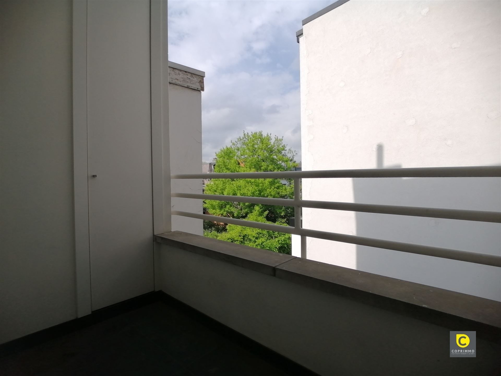 Smaakvol gerenoveerd 2 SLPK app met terras foto 9