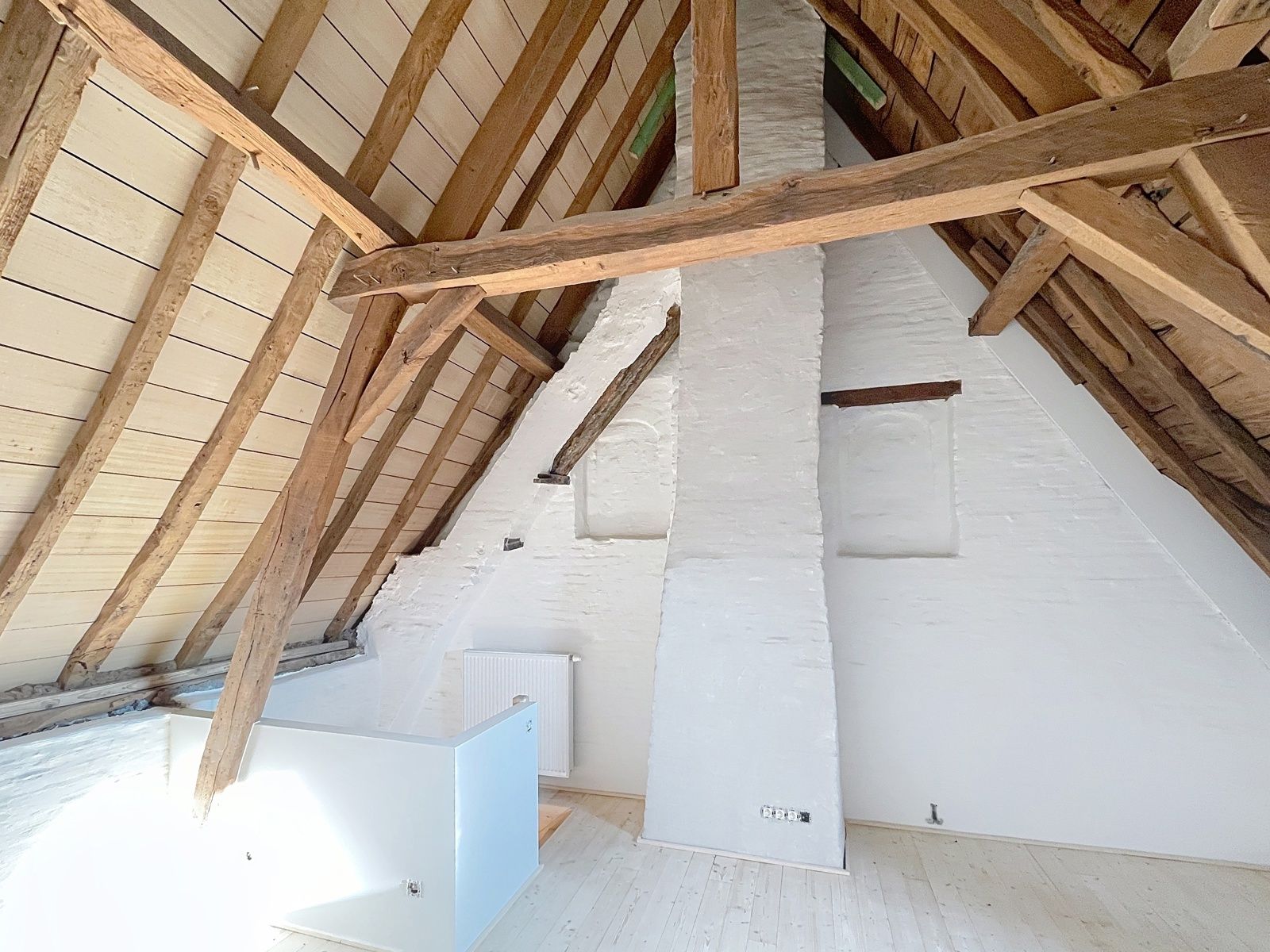 Prachtig gerenoveerde stadswoning met 4 slpks - 2 bdks+ koer foto 16
