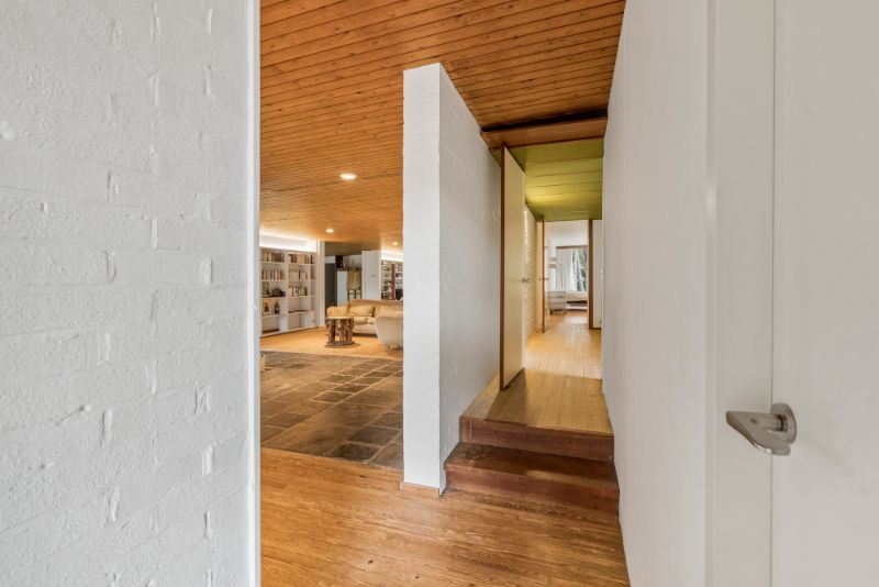 Beschermde modernistische villa op 3146m² gelegen in de Simli-wijk te Nieuwpoort-Bad. foto 11