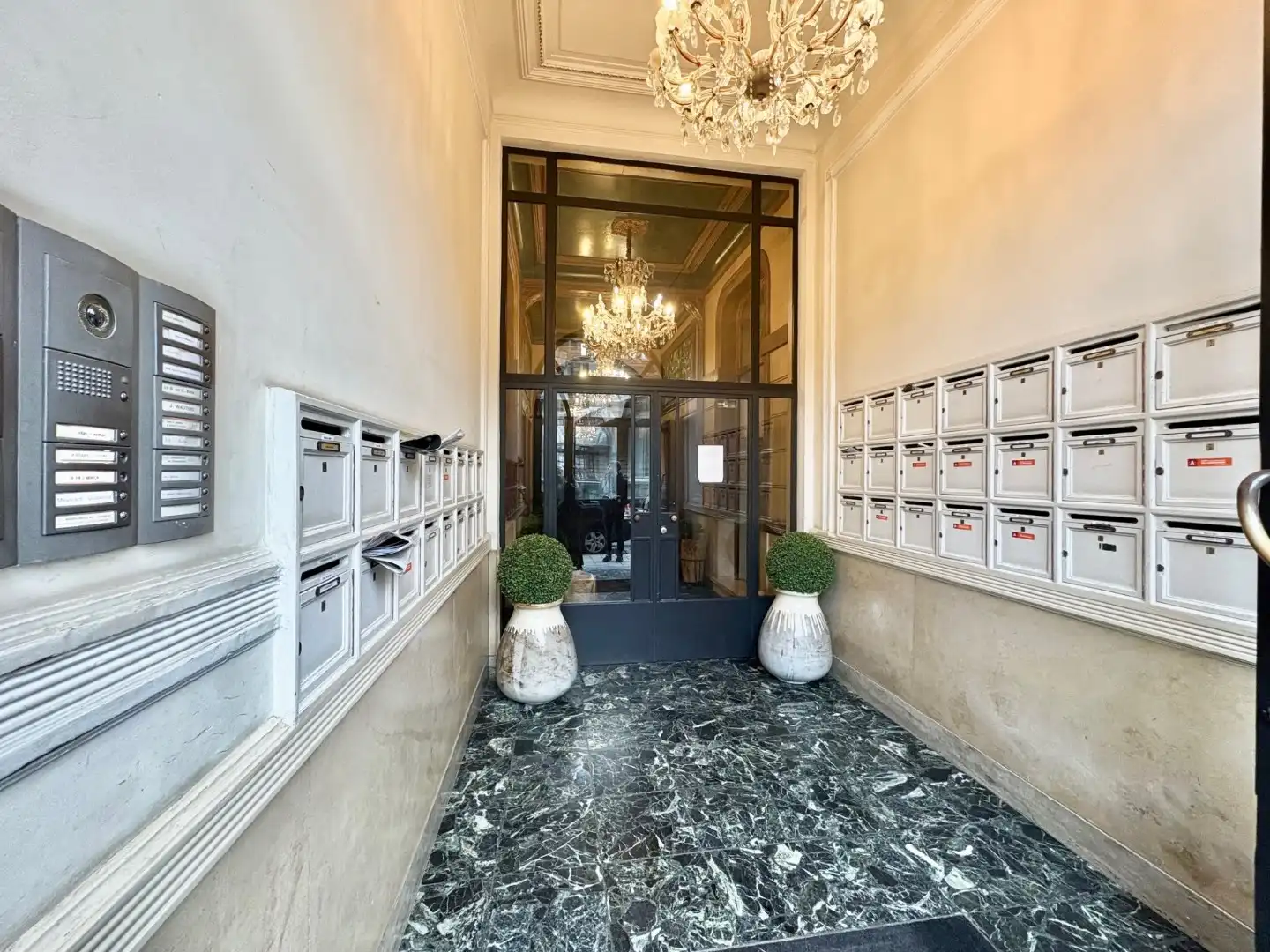 Prachtig gemeubeld 2-slaapkamerappartement centraal gelegen nabij het Centraal Station foto 15