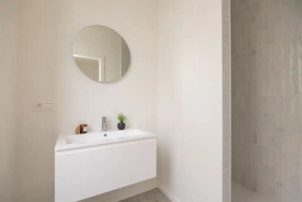 lichtrijk nieuwbouwappartement met terras foto 12