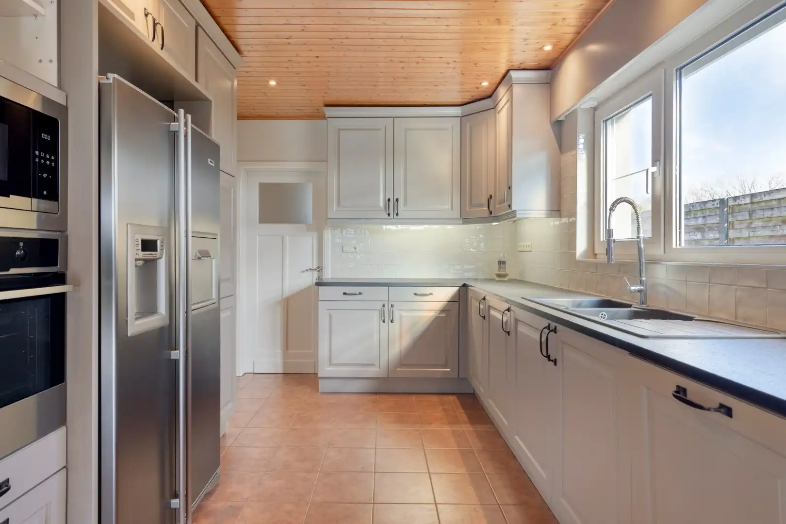 Rustig gelegen woning met 4 slpks en 2 badkamers op 691 m² te OLV Olen ! foto 10