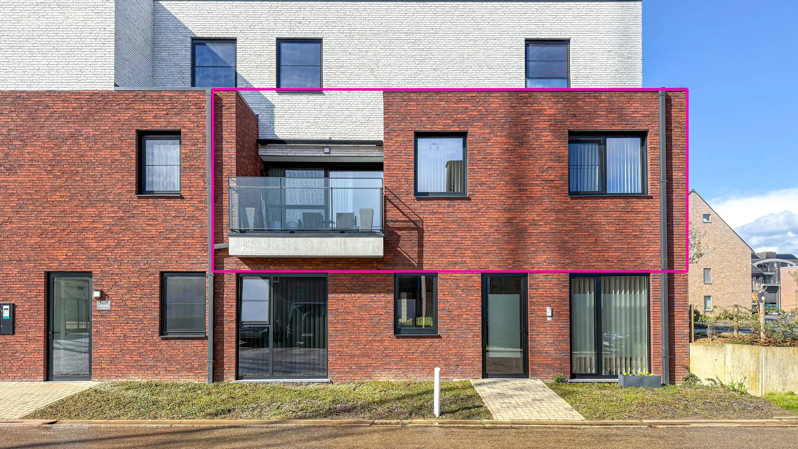 Modern app met 2 slpks, terras en lift centrum Heusden! foto {{pictureIndex}}