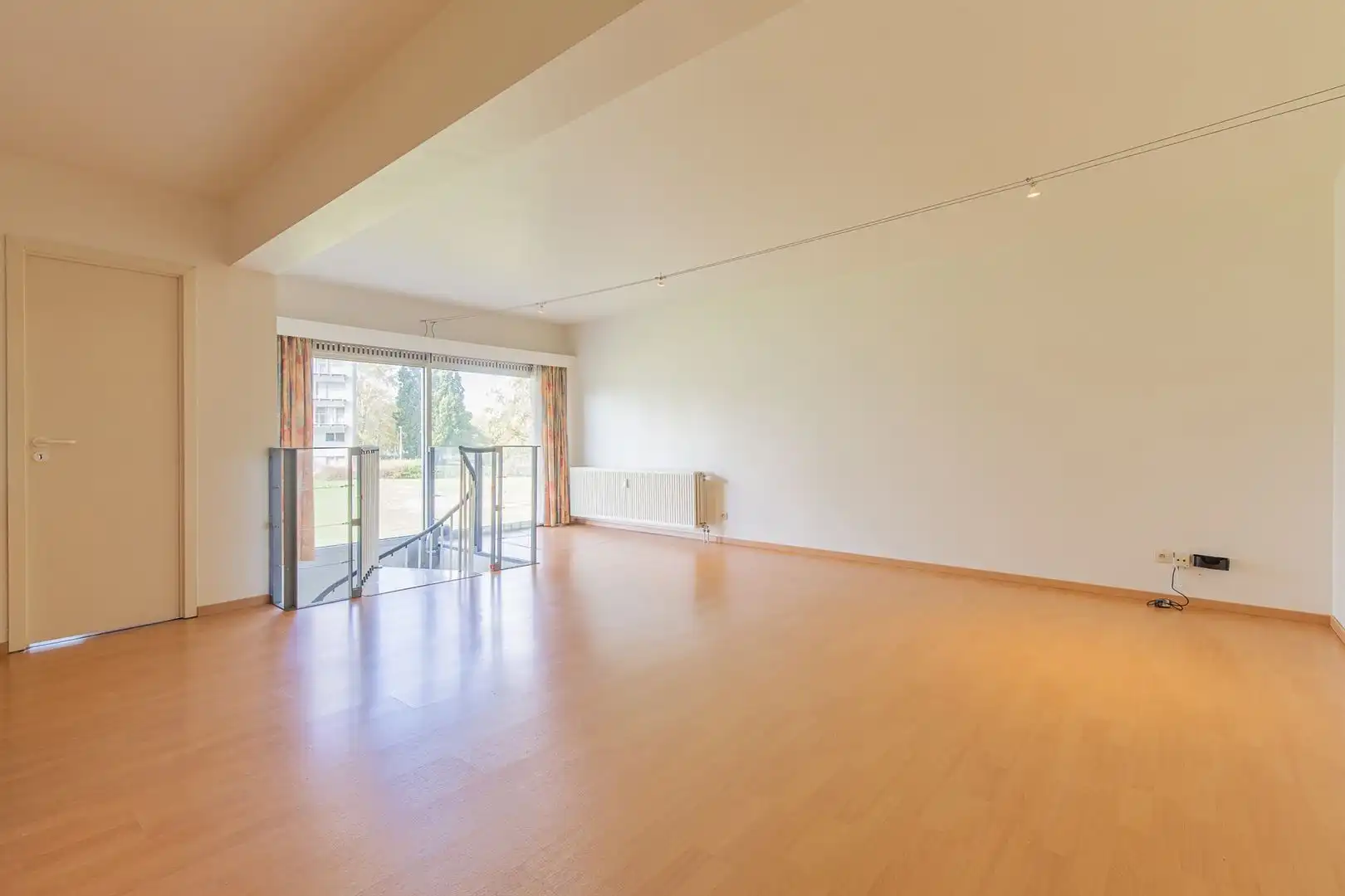 Veelzijdig handelspand met bovenliggend appartement (126m²) in centrum Dendermonde foto 13