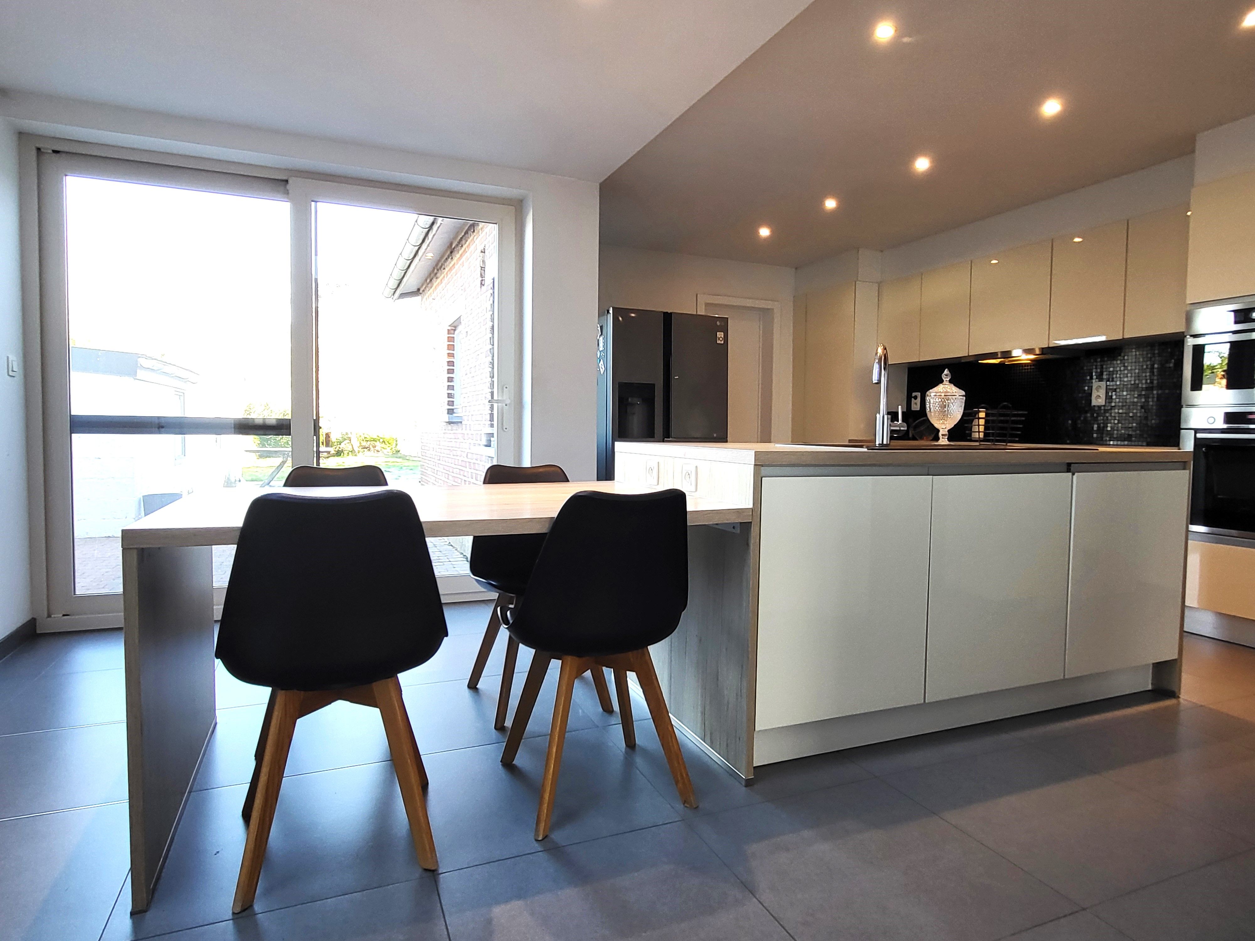 Deze landelijk gelegen woning met open uitzicht combineert ruimte, rust en wooncomfort op een perceel van 611 m².  foto 14