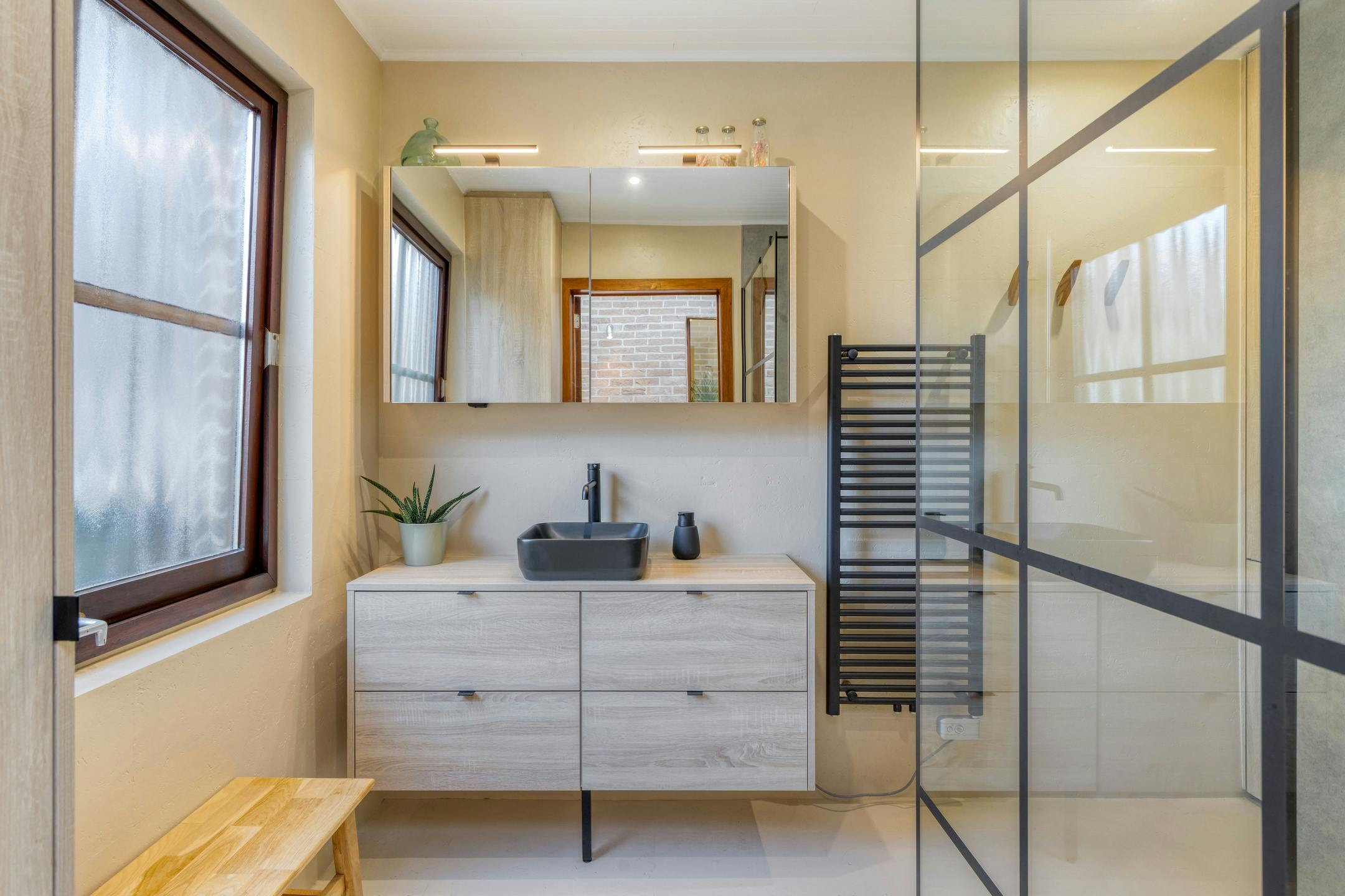 Instapklare woning met gezellige tuin te koop in Roeselare foto 10