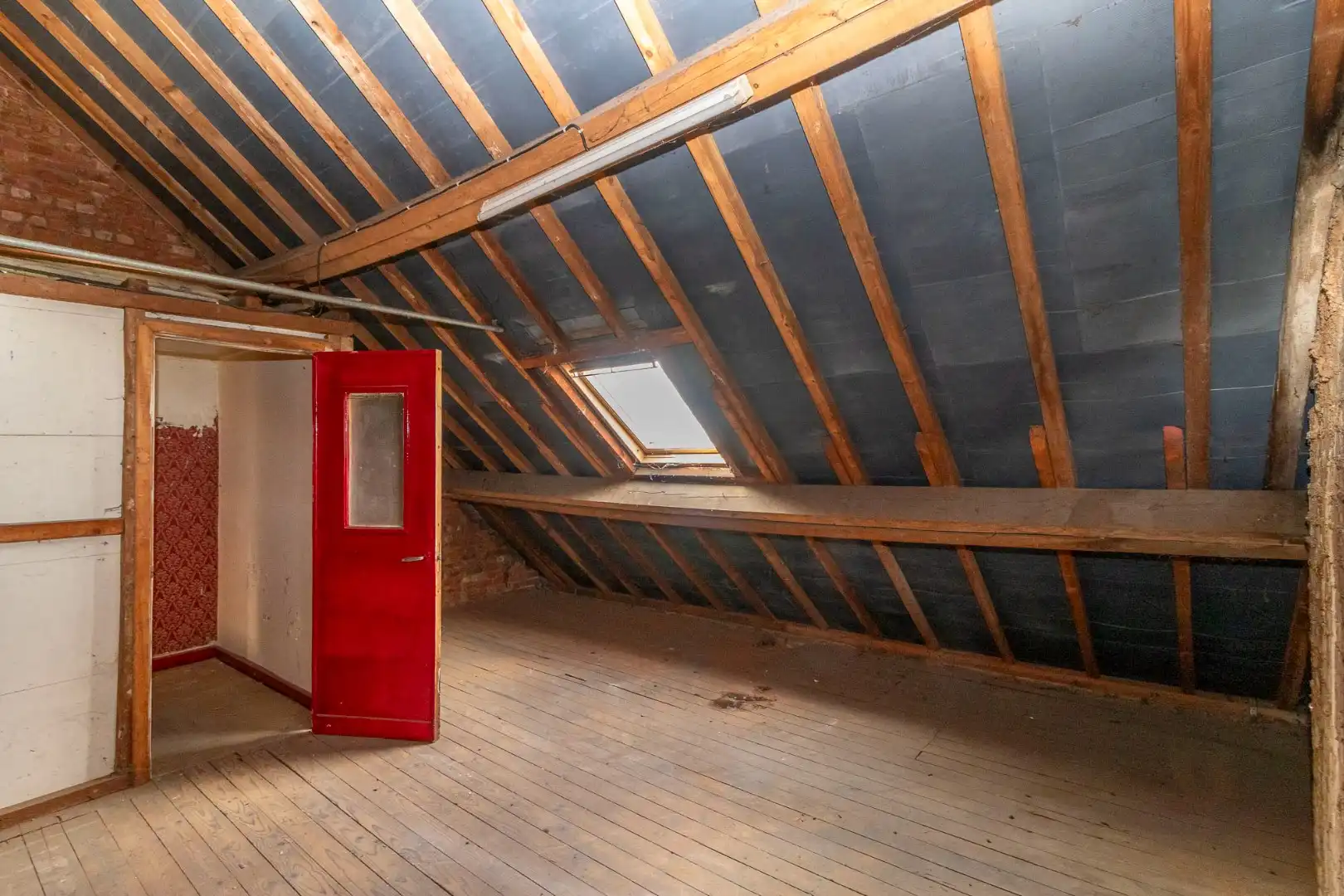 Stadswoning met 3 SLKS - 5 mogelijk en een grote tuin foto 16