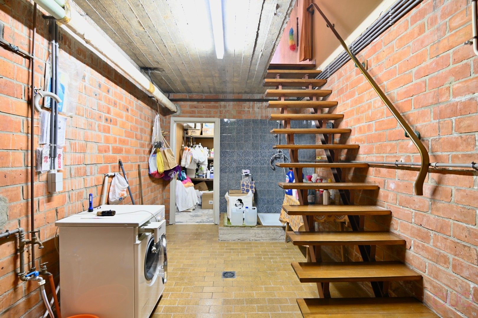 Charmante halfopen gezinswoning nabij het centrum van Sint-Truiden met 2 garages foto 22