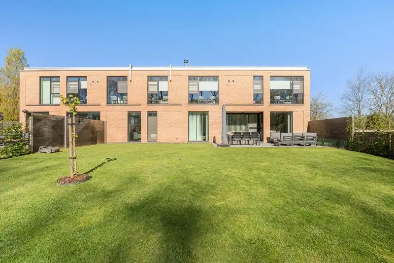 Moderne villa met hippisch complex op 15.856m²  foto 3