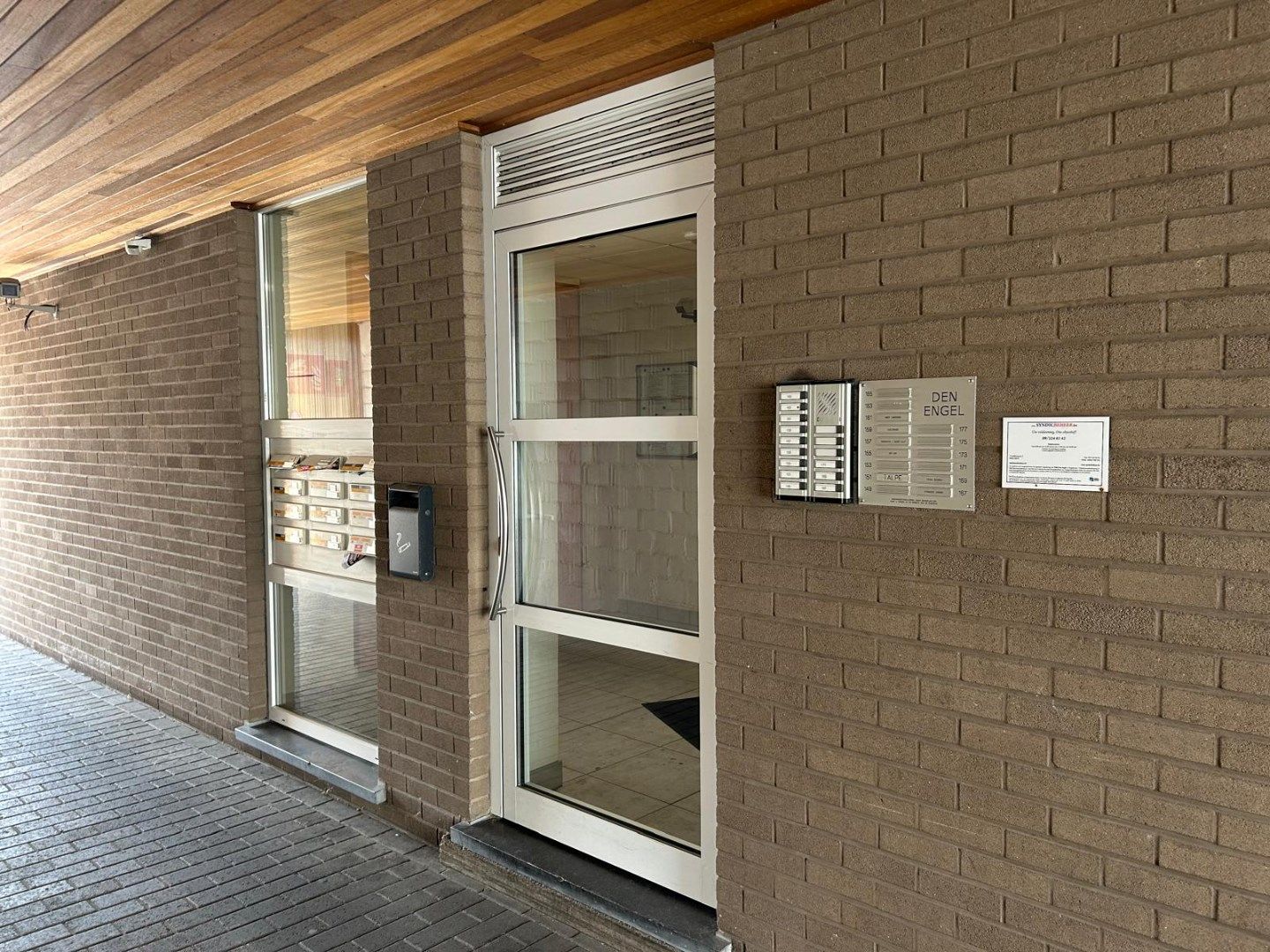 Instapklaar 1-slaapkamerappartement met garage TE KOOP in Sint-Amandsberg (Gent) foto 3