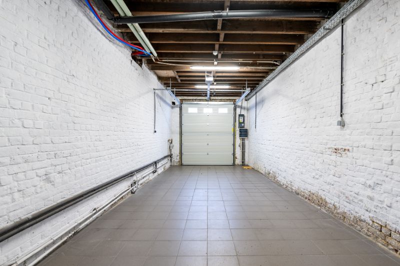 Instapklare woning met grote garage en tuin. foto 13