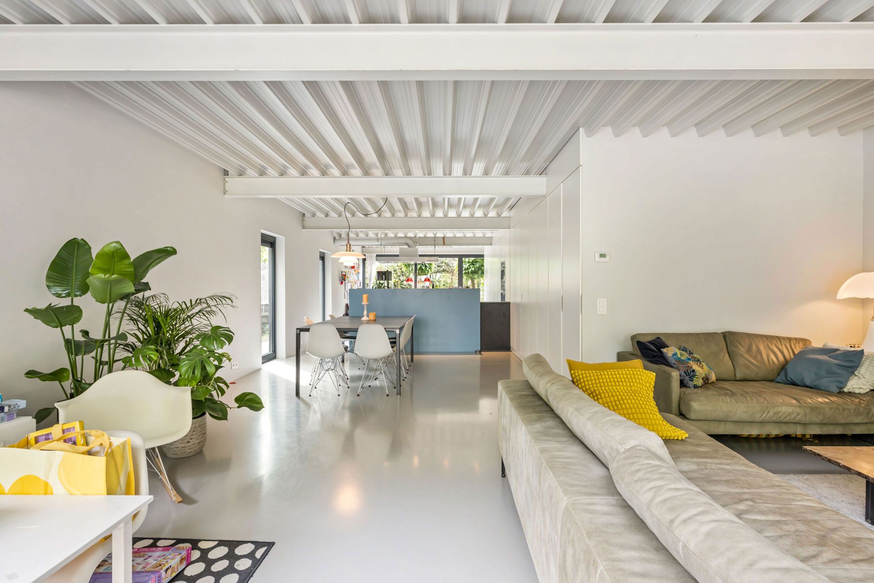 Vrijstaande villa met 4 slpk, zwembad & prachtige badkamer foto 7