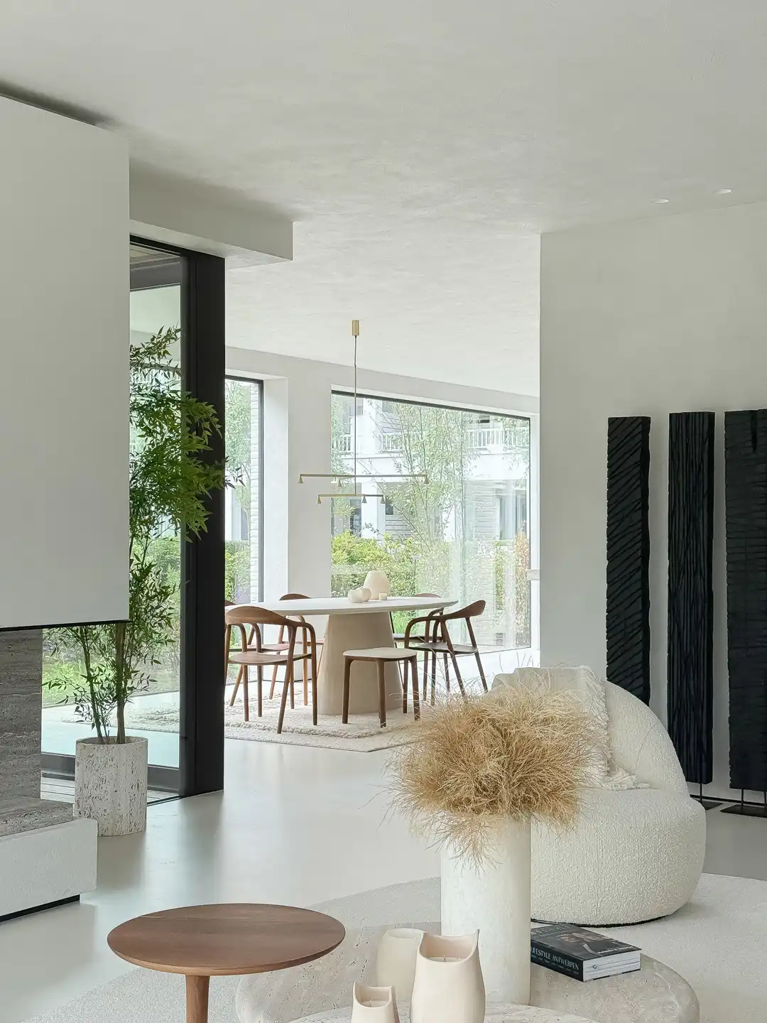 Nieuwbouwvilla met zonovergoten tuin en zwembad -Duinenwater foto 32