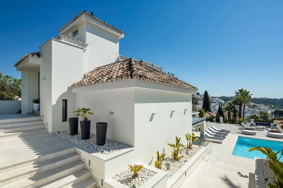 Stijlvolle luxe in Nueva Andalucía – adembenemende villa met uitzicht op La Concha en de Middellandse zee foto 15