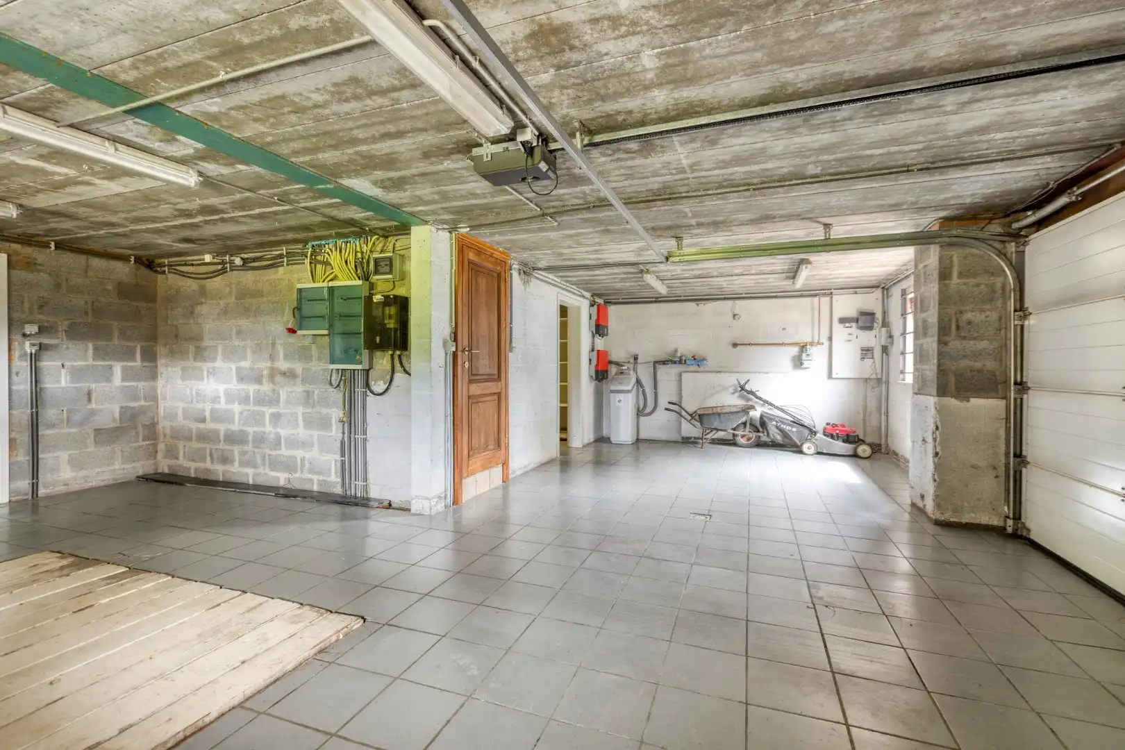 Instapklare woning met prachtig aangelegde tuin foto 24