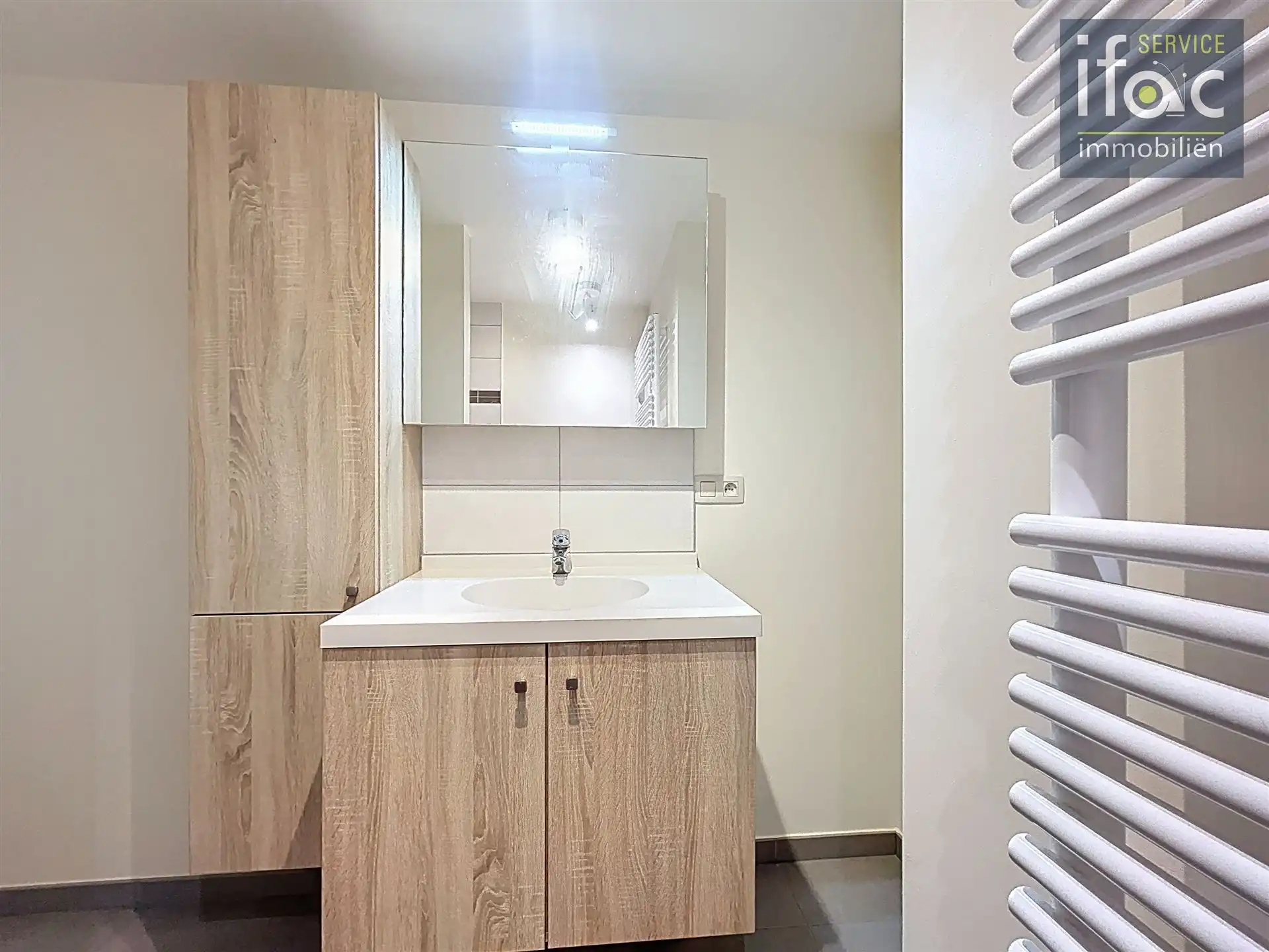 Mooi 2-slaapkamer appartement en parking in centrum Tervuren foto 11