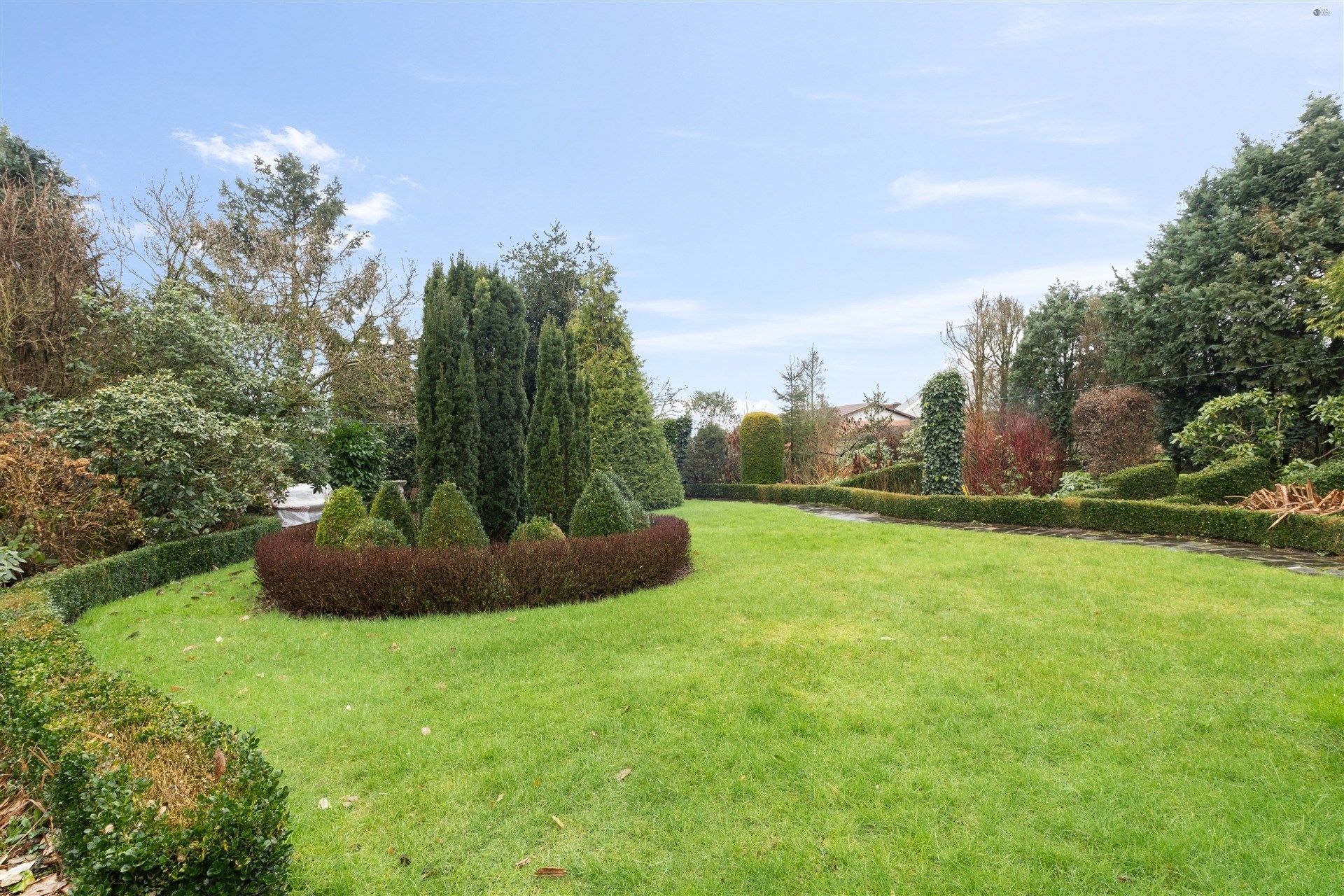 Open bebouwing nabij het centrum, in landelijke straat op 1.494m² grond foto 3