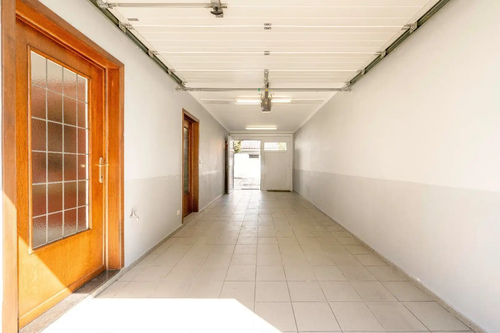 ZEER RUIME WONING MET GARAGE EN LOODS (100 m²) foto 10