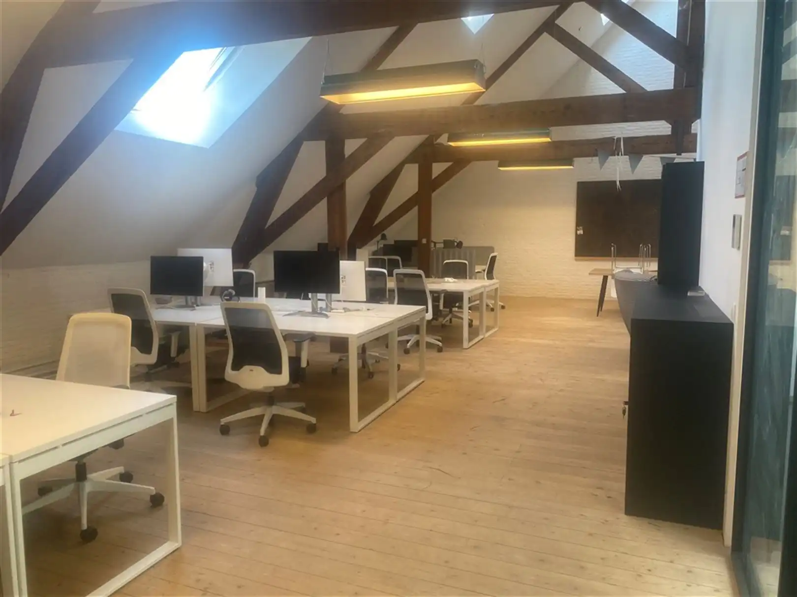 Kantoorruimten & ateliers in de Eskimofabriek foto 5