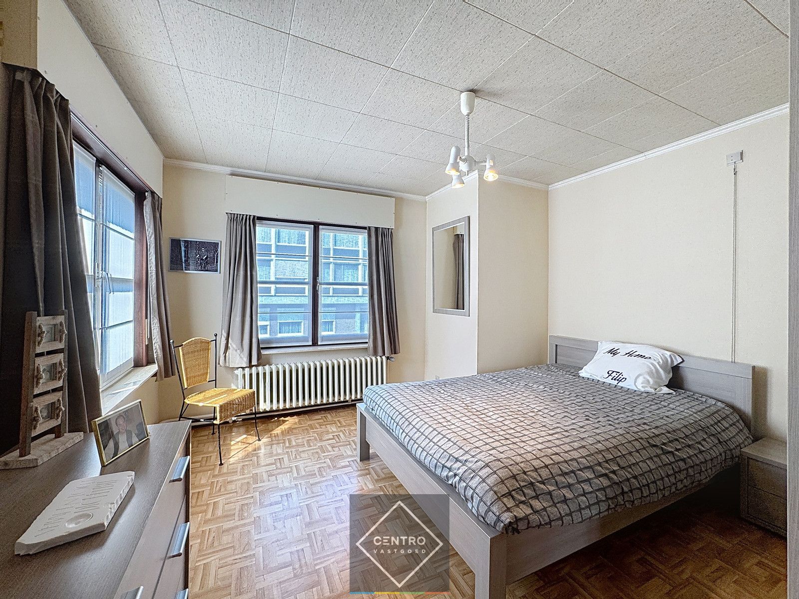 PERFECT ONDERHOUDEN woning met 3  à 4 slpks en 2 garages! foto 17