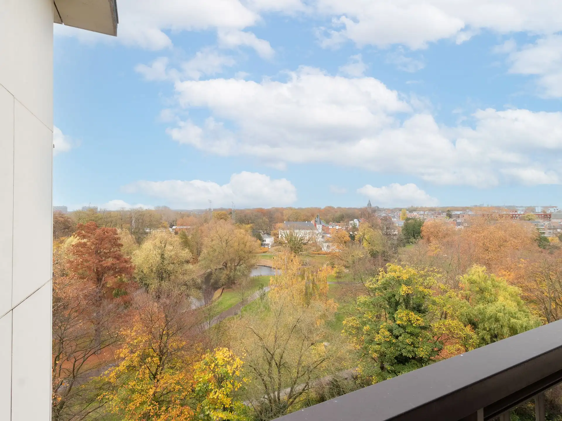 Instapklaar appartement met twee terrassen in Merksem foto 14