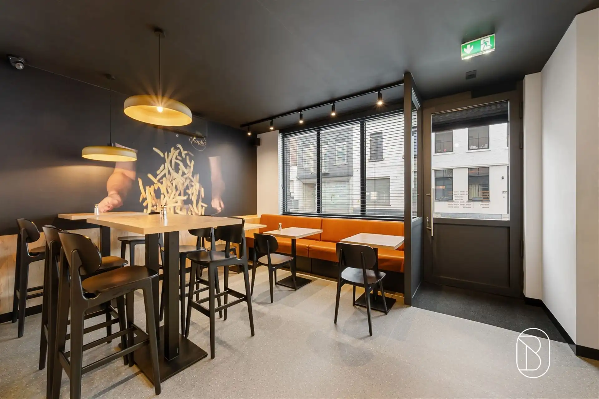 Topgelegen frituur en instapklaar duplex appartement foto 4