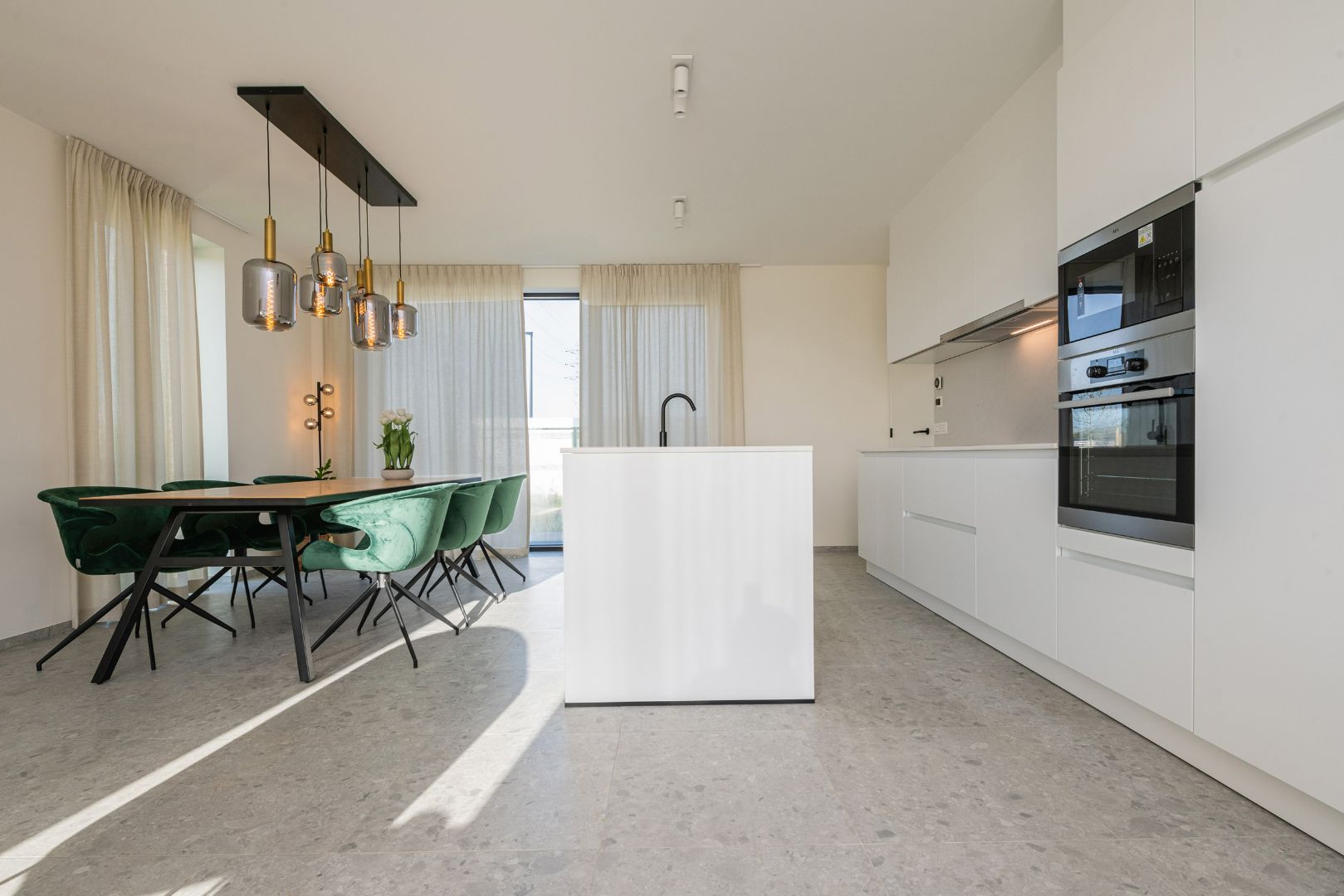 Duurzame instapklare woningen in een groene parkomgeving foto 12