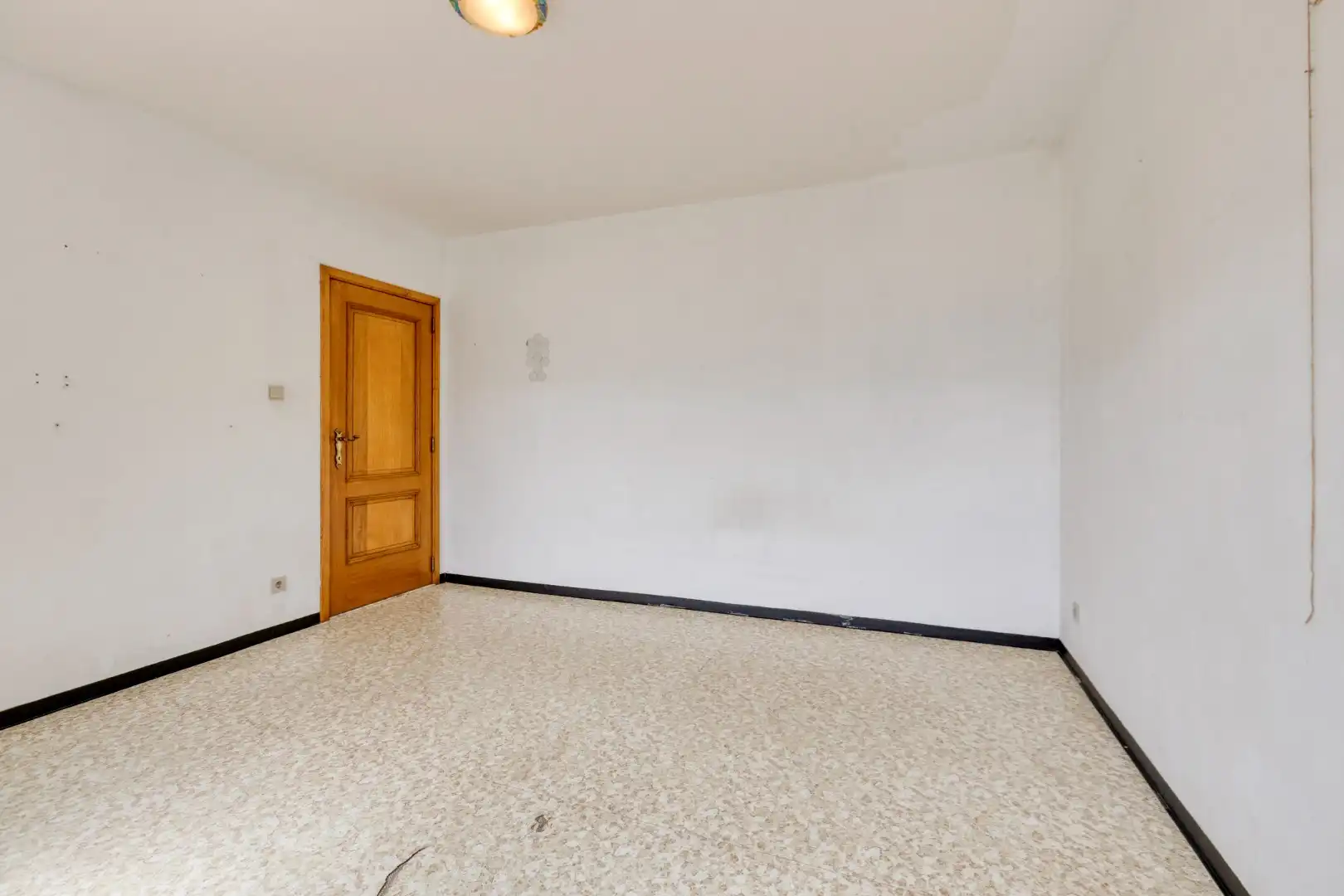 Te renoveren woning met 4 slpks, rustig gelegen in Hulsen op 3.675 m² !  foto 14