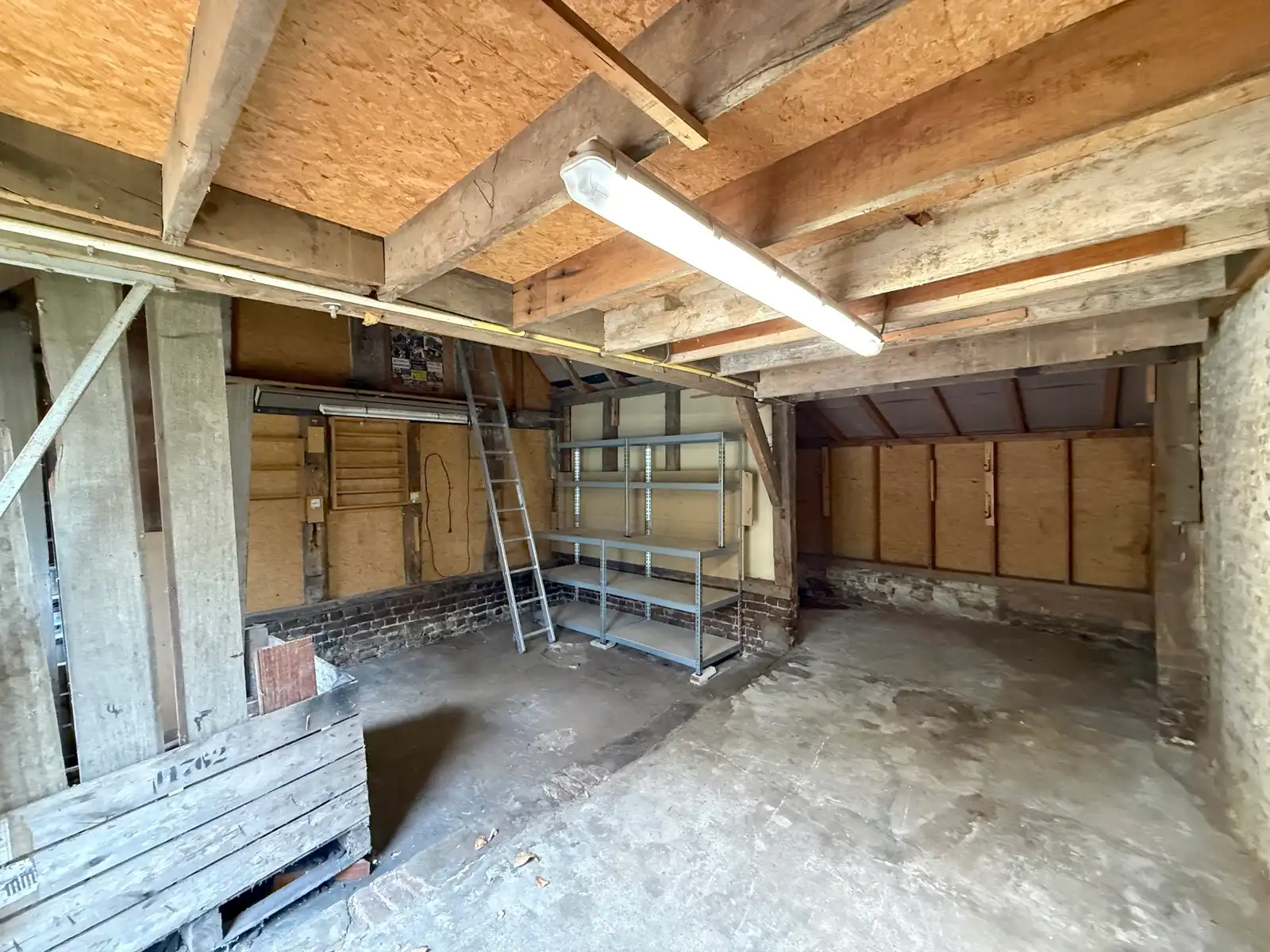 Te renoveren woning met 3 slaapkamers, garage en tuin foto 21