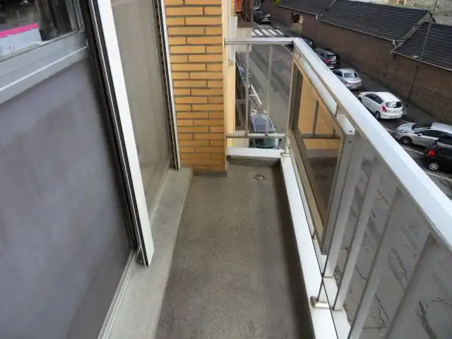 In centrum gelegen APPARTEMENT met 2 slaapkamers, mooie living, ruime kelder foto 24