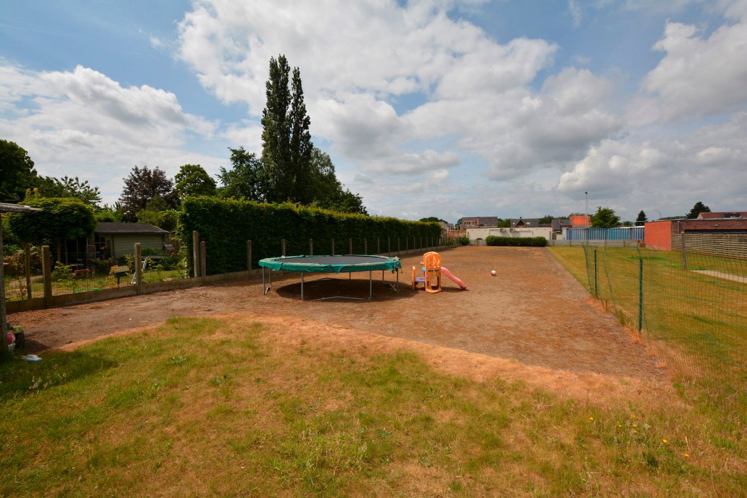 RUIME WONING MET 3 SLK OP PERCEEL VAN 973 m²! foto 2