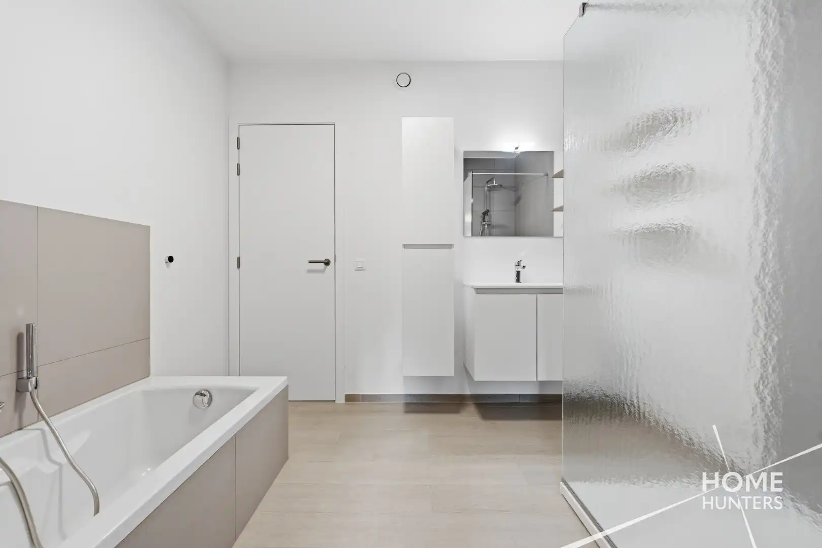 Modern en energiezuinig appartement met aangenaam terras in Roeselare foto 8