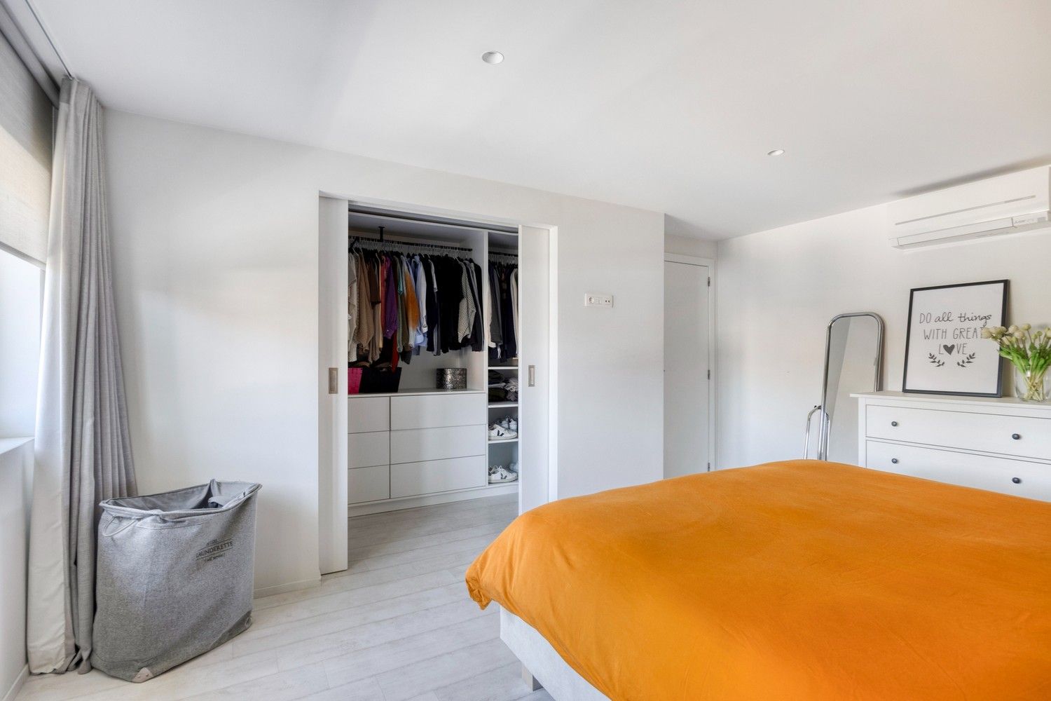 Ruim en instapklaar appartement met terras, garage en 3 slaapkamers in hartje As foto 15