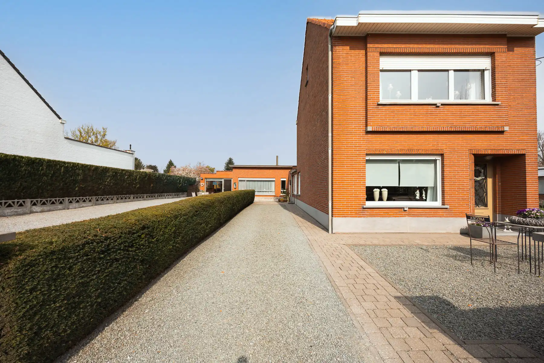 Open bebouwing met veelzijdig bijgebouw op een toplocatie foto 2