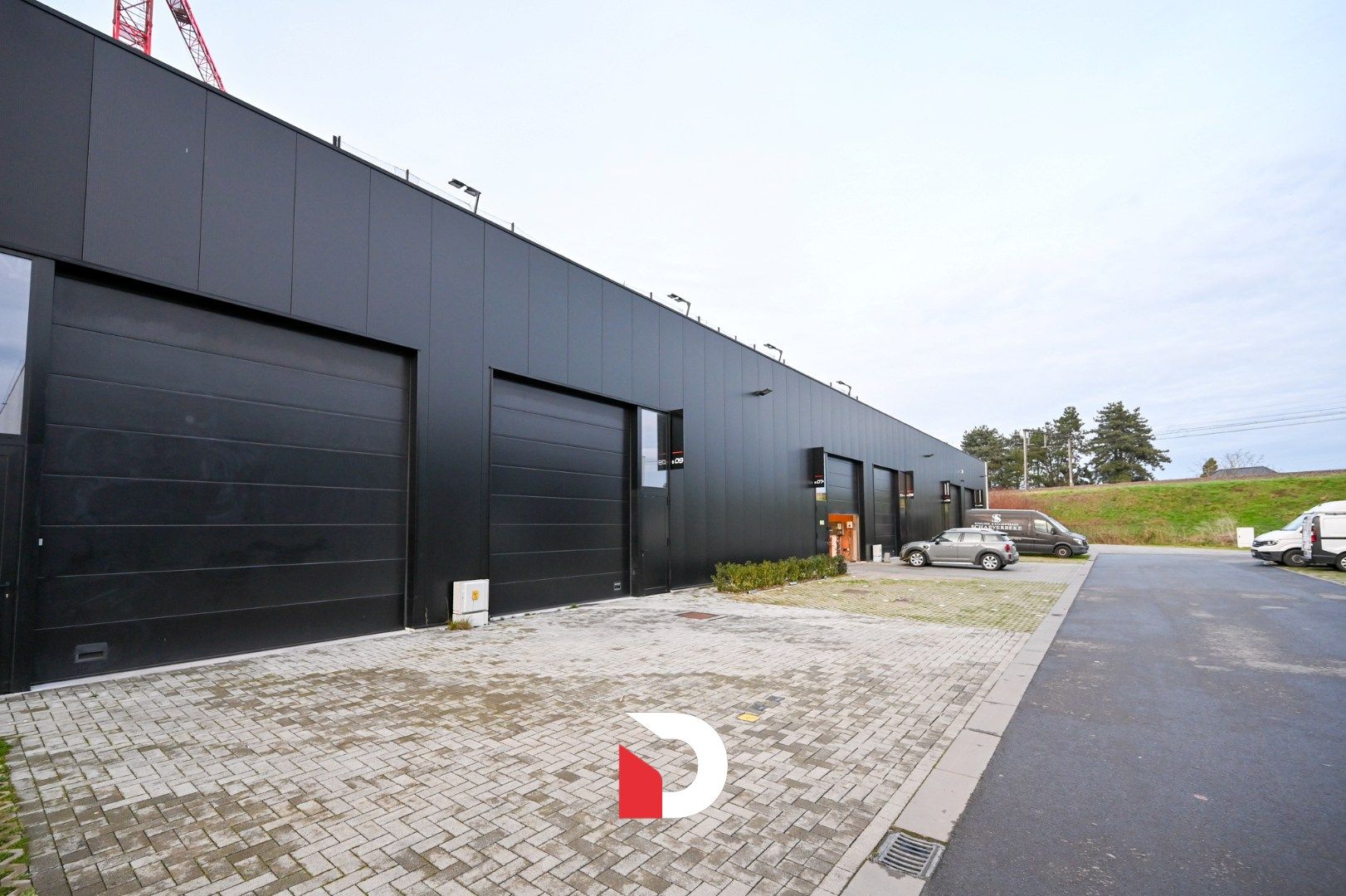 Recente KMO-unit met 2 parkeerplaatsen op toplocatie te Brugge foto 2