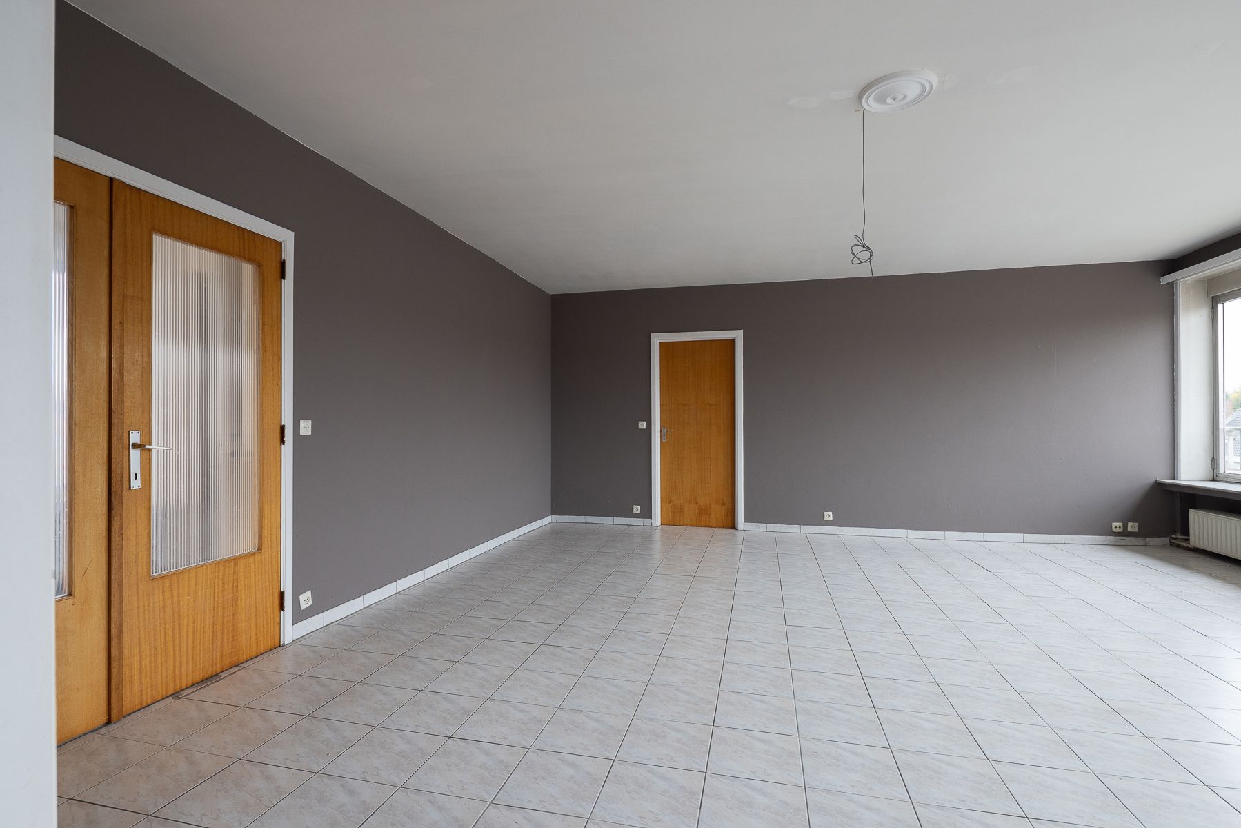 Te renoveren appartement met twee slaapkamers foto 9