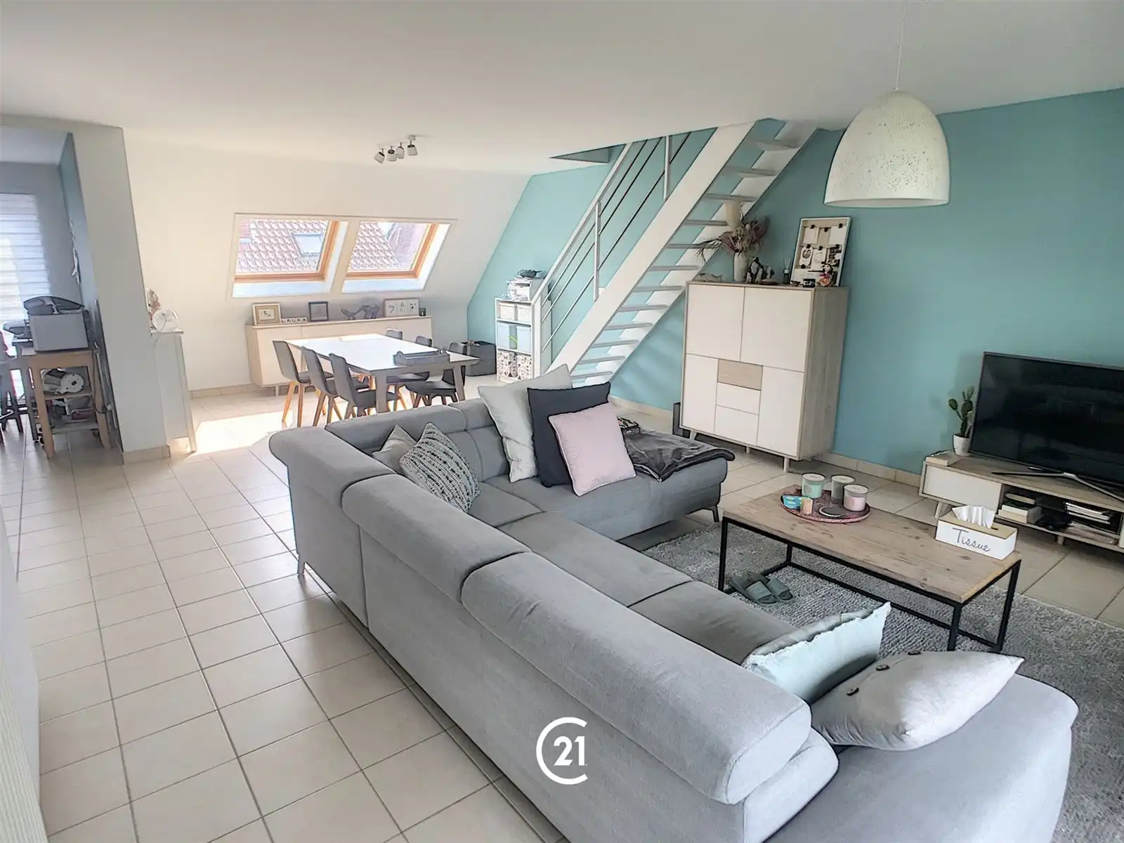Instapklaar duplexappartement in klein gebouw nabij centrum Appelterre. foto 3