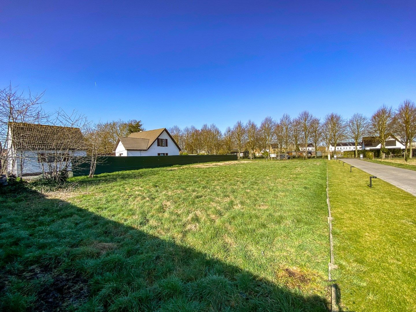 Ruim perceel van 1064 m² in residentiële wijk bestemd voor open bebouwing te Oostduinkerke (Koksijde). foto 7